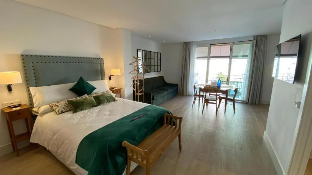 Photo of the whole room, Bed in Apartamentos Turísticos La Plaza