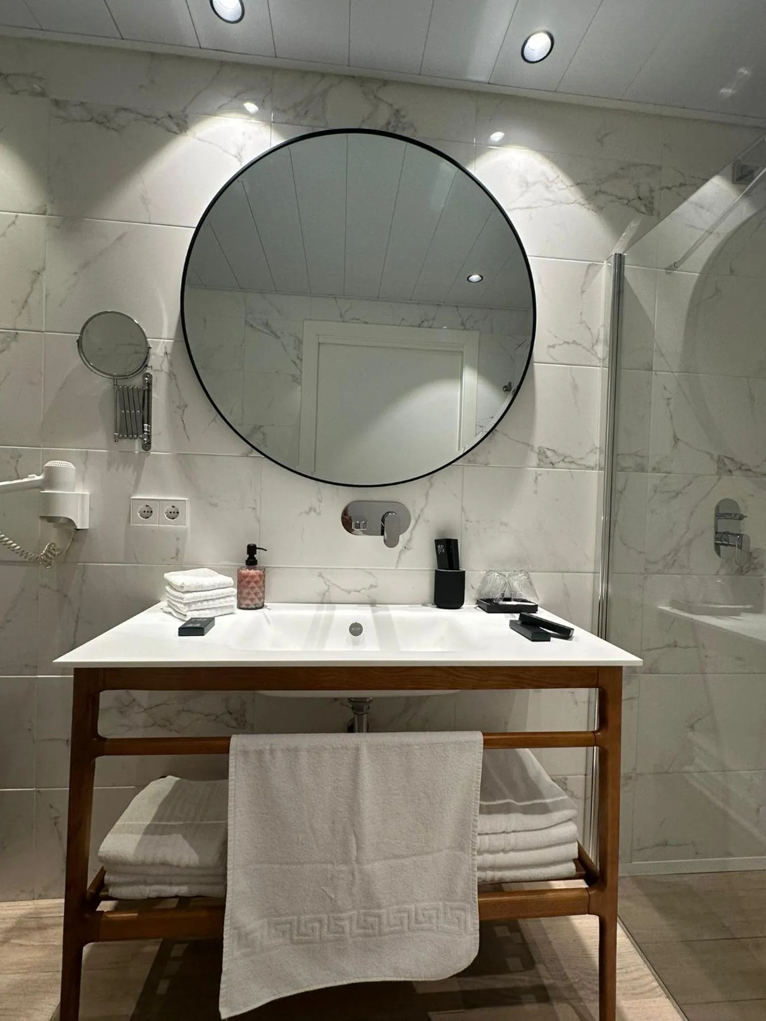 Bathroom in Apartamentos Turísticos La Plaza