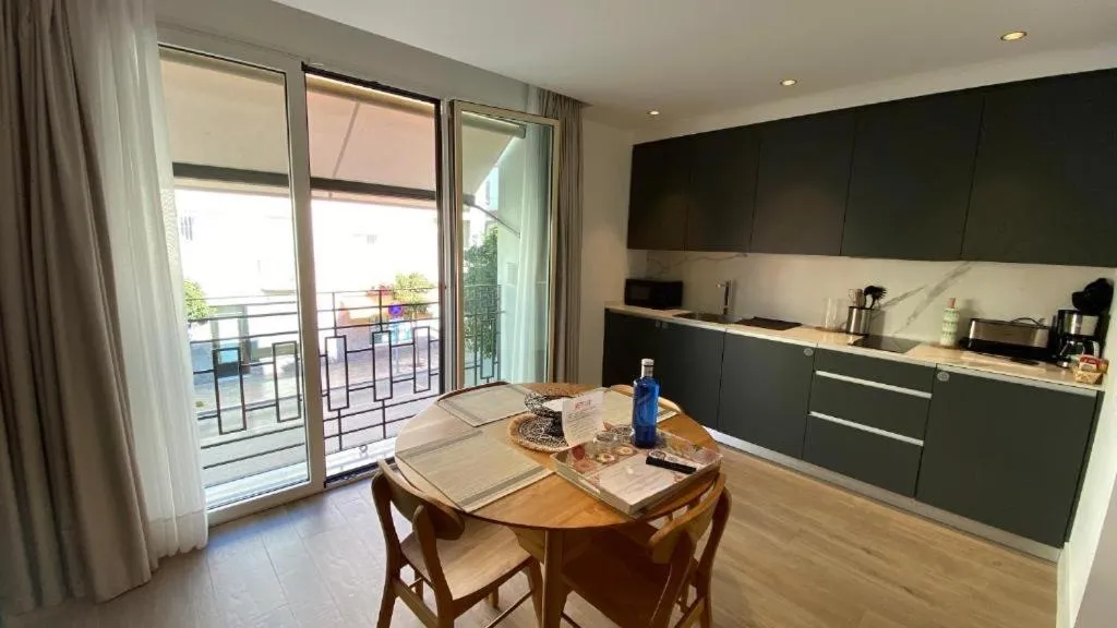 kitchen in Apartamentos Turísticos La Plaza