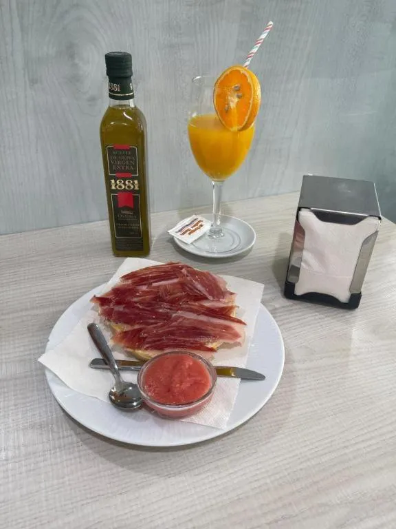 Breakfast in Apartamentos Turísticos La Plaza