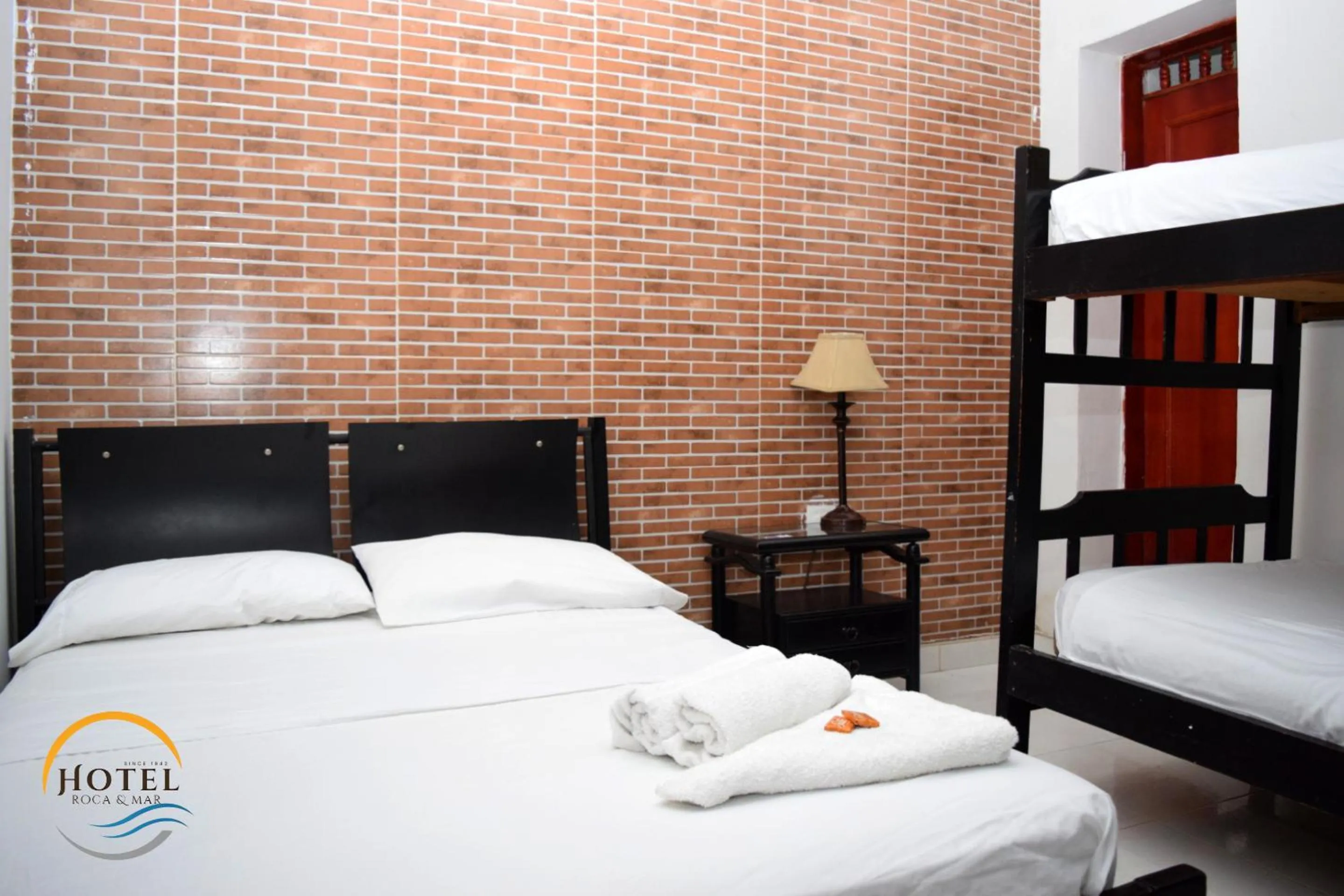 Bedroom, Bed in Hotel Roca & Mar