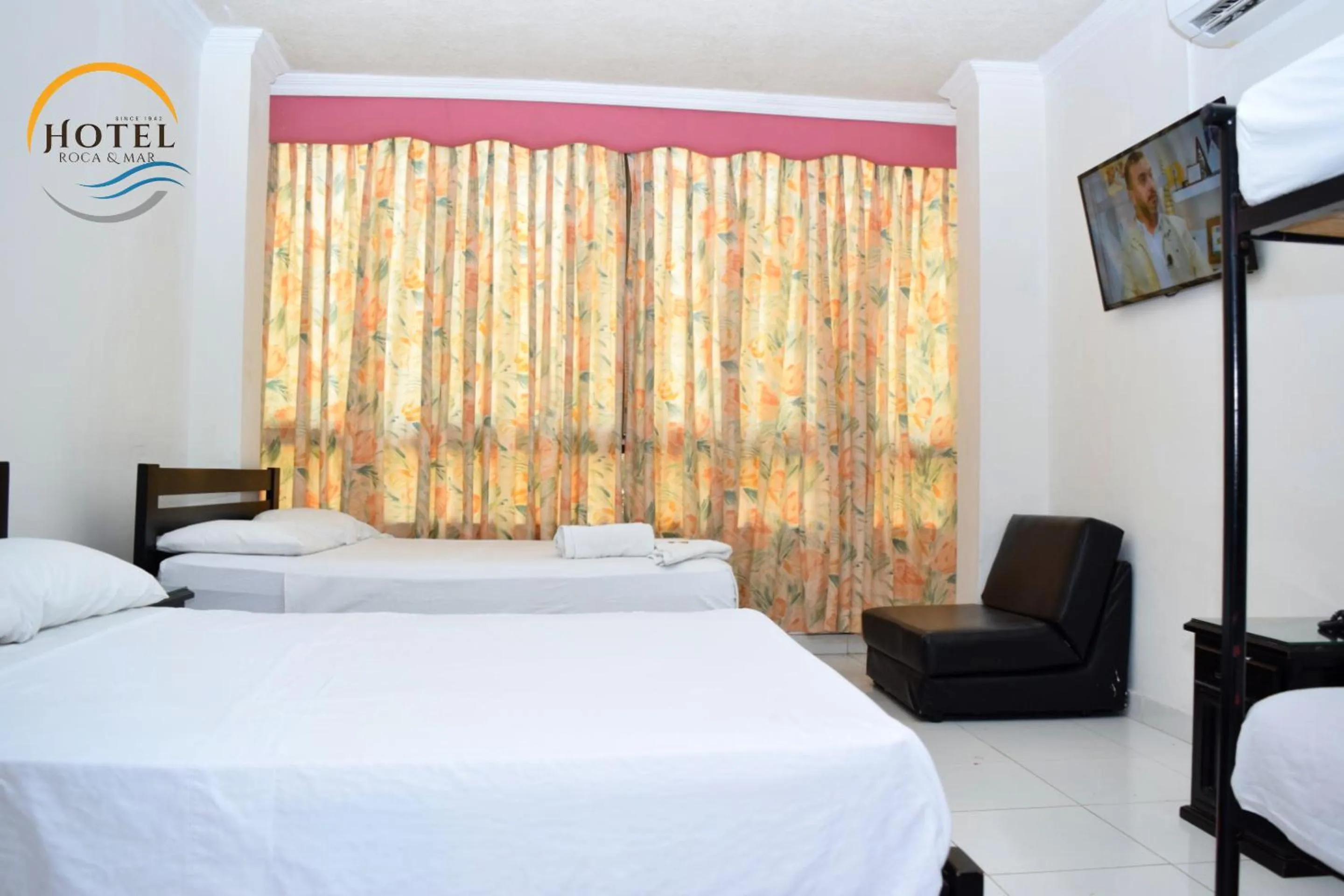 Photo of the whole room, Bed in Hotel Roca & Mar