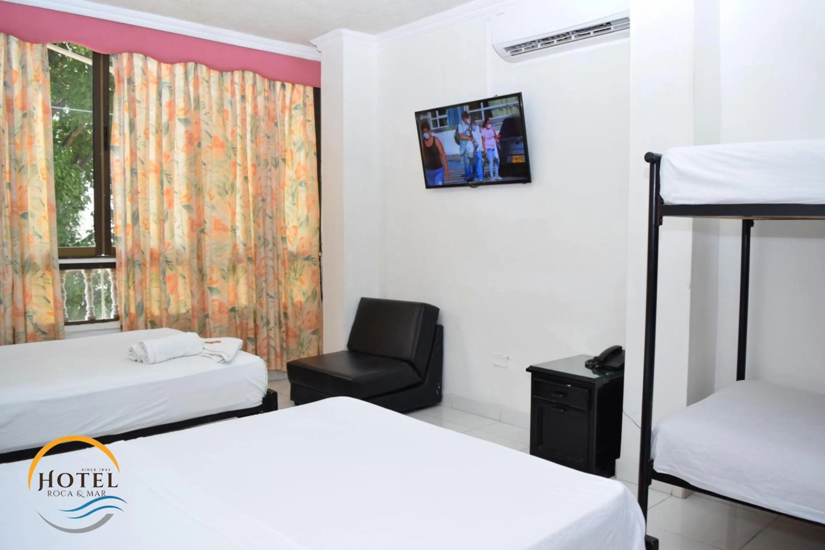 Photo of the whole room, Bed in Hotel Roca & Mar