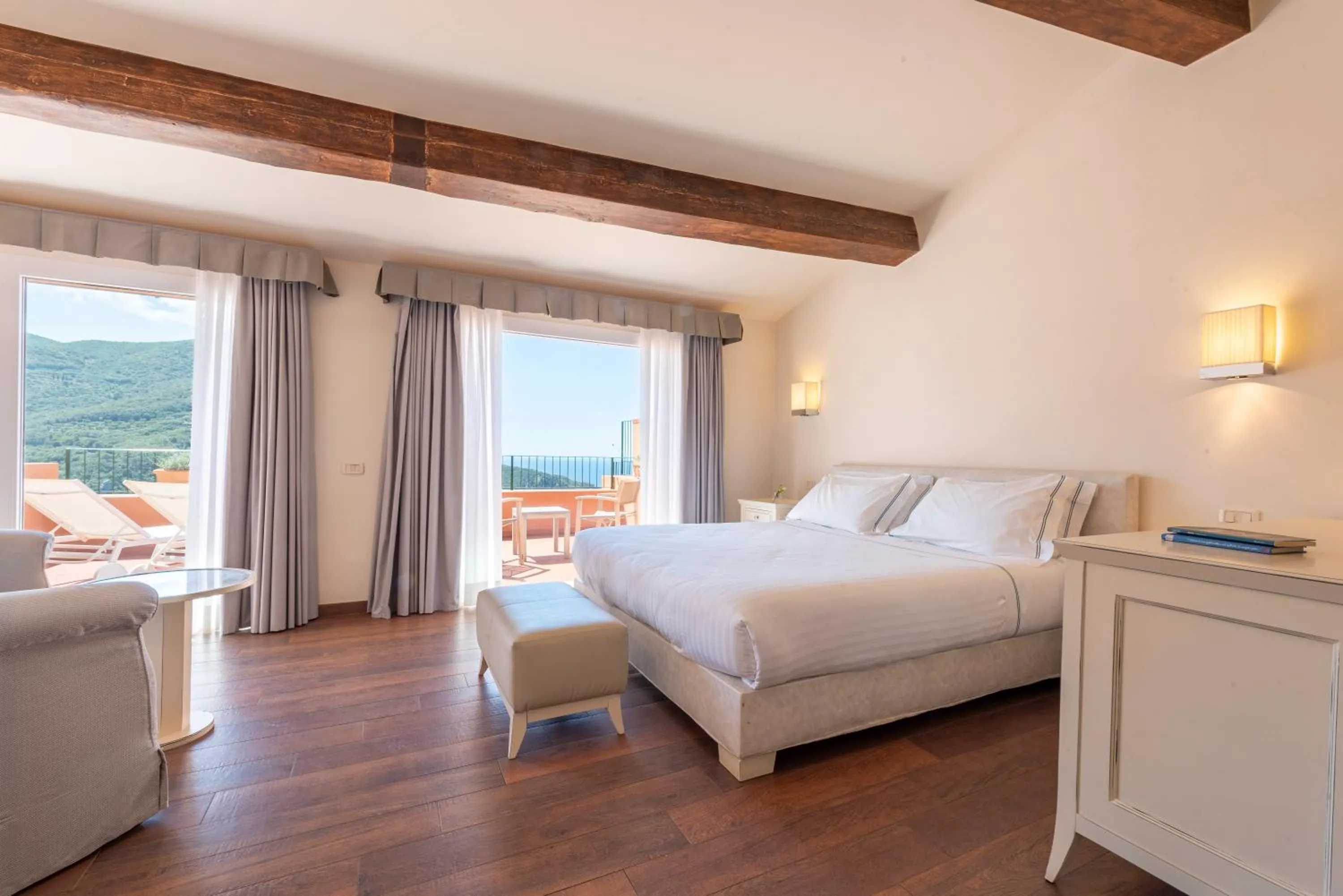 Bed in Boutique Hotel Torre Di Cala Piccola