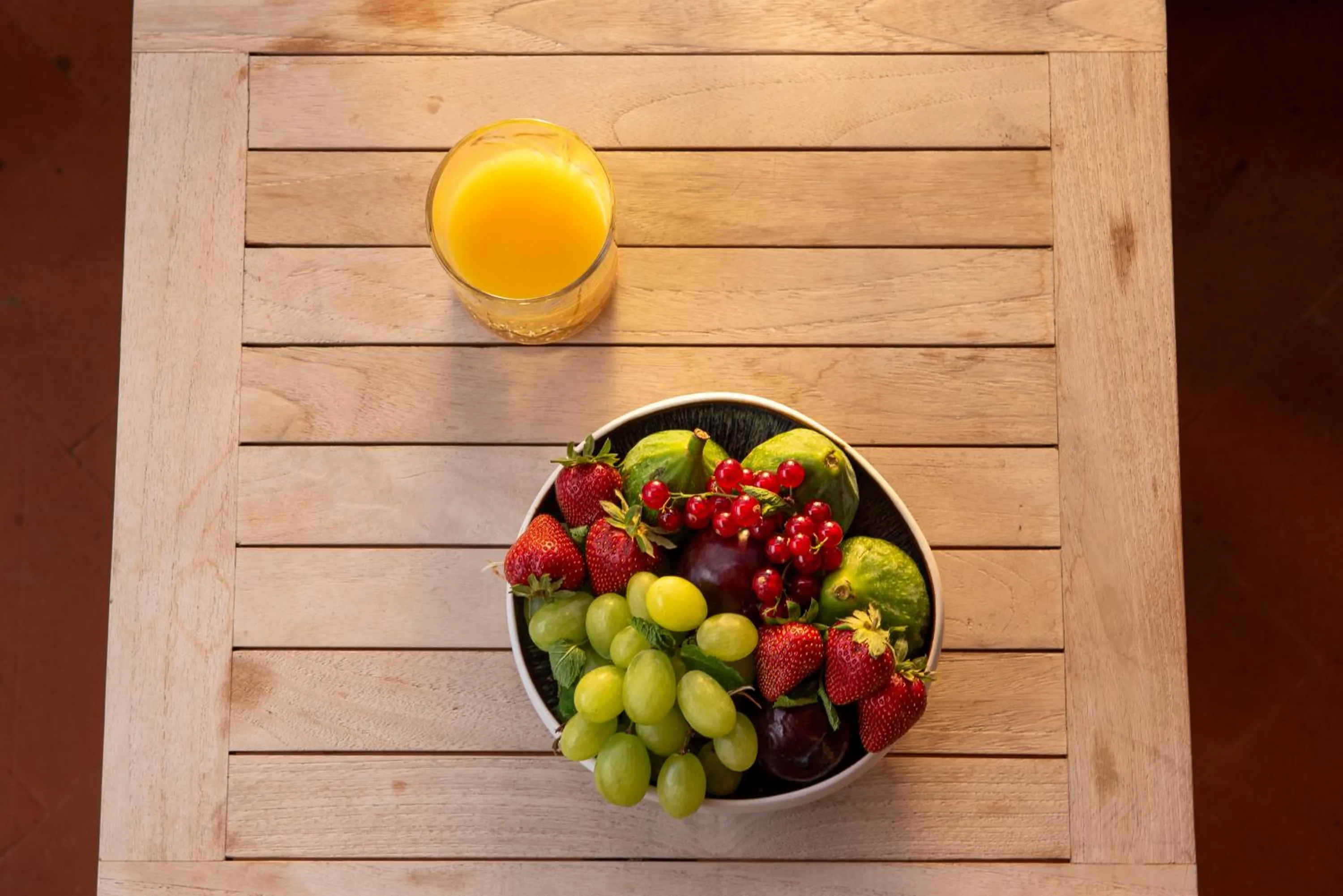 Food and drinks in Boutique Hotel Torre Di Cala Piccola