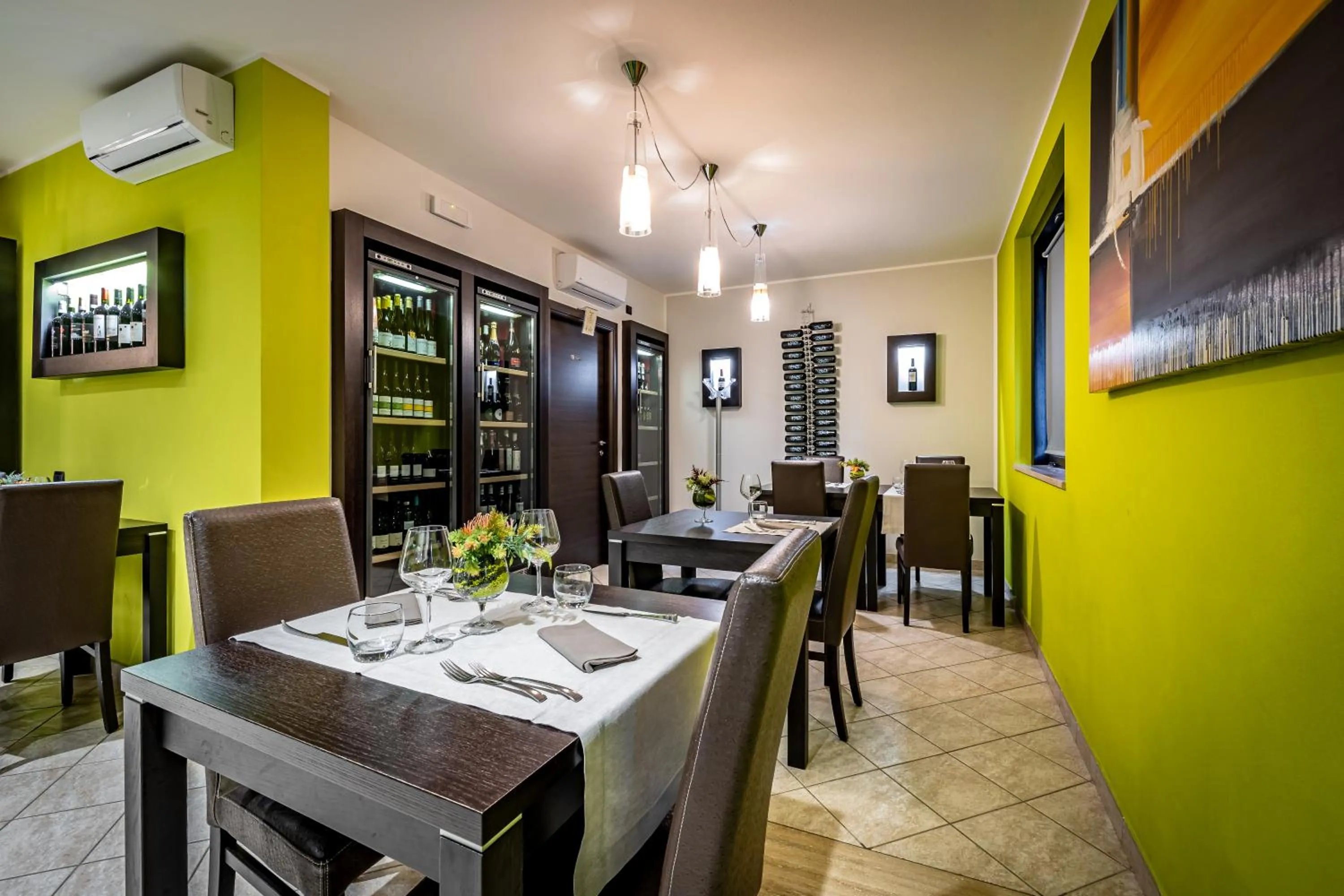 Restaurant/places to eat in Residence Arianna