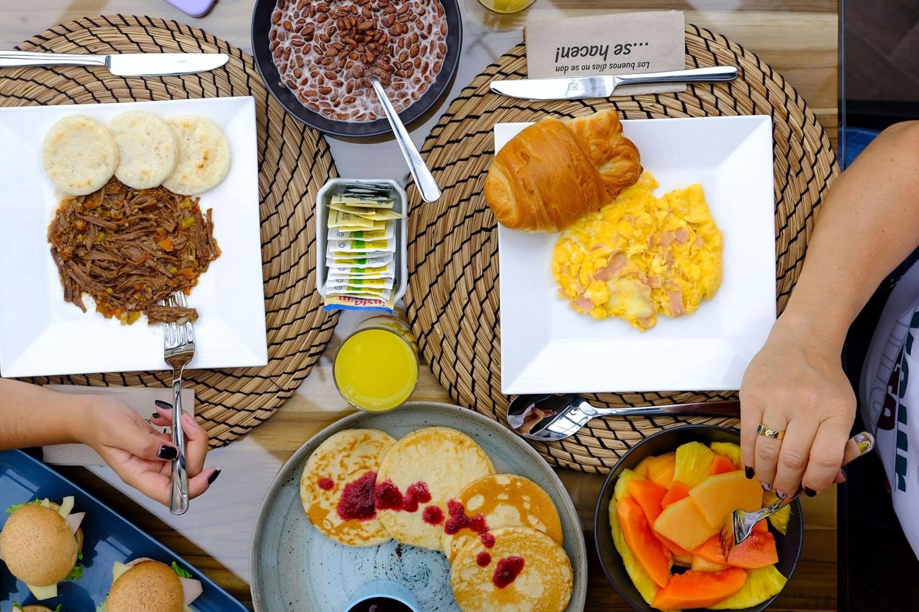 Breakfast in Hotel DC Feria