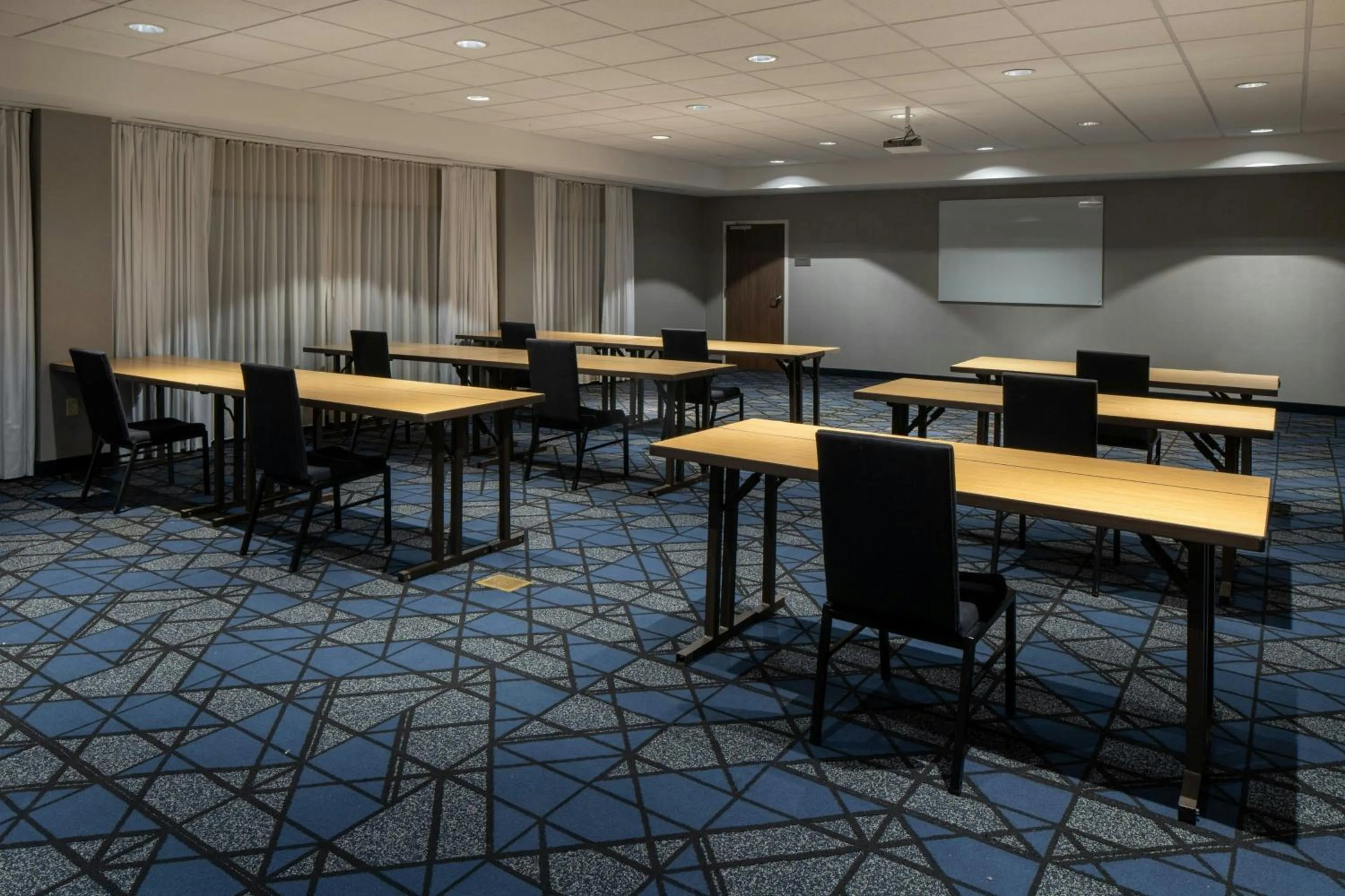 Meeting/conference room in Courtyard by Marriott Jackson Airport/Pearl