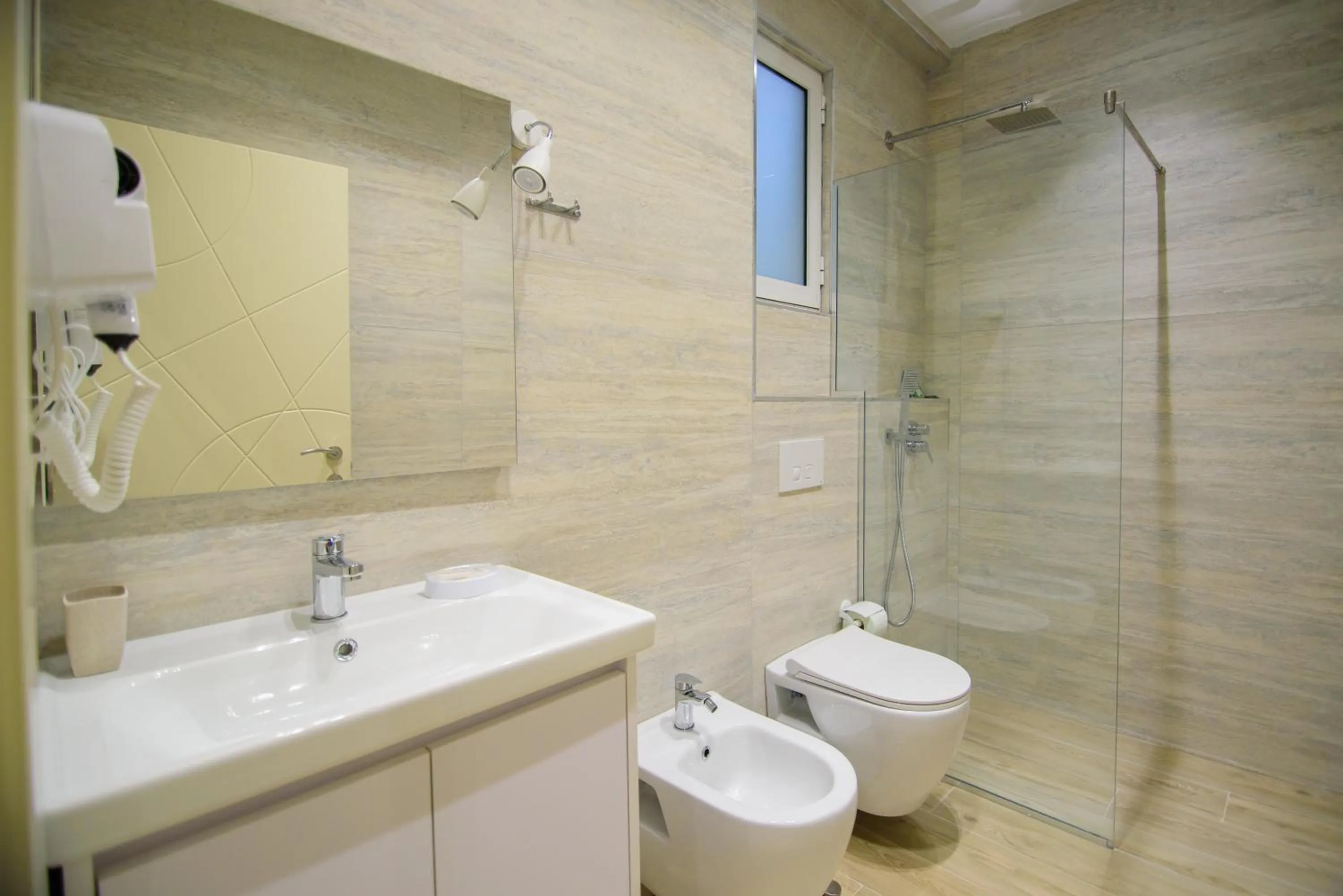 Bathroom in Palm Side Hotel