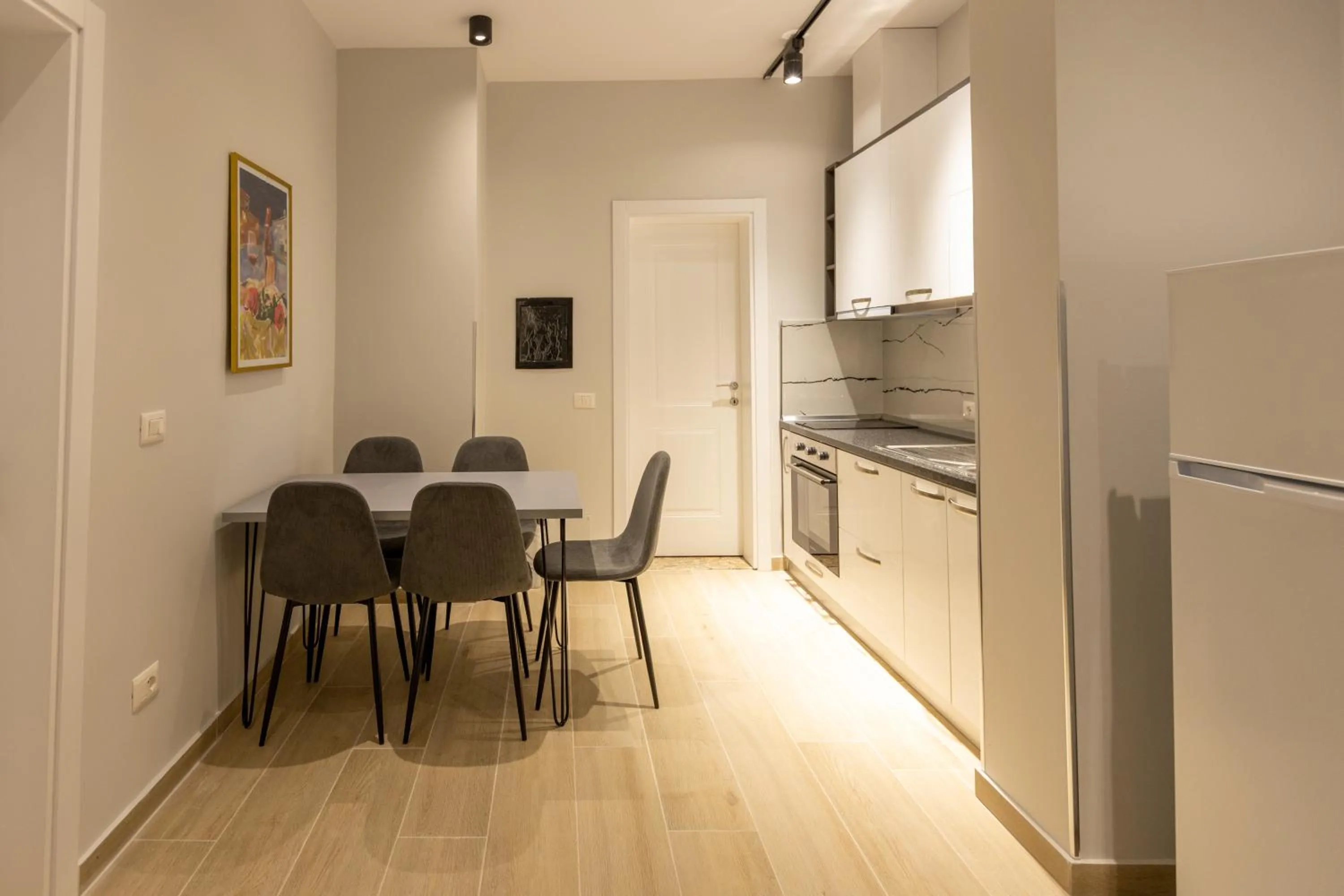 Kitchen or kitchenette in Palm Side Hotel