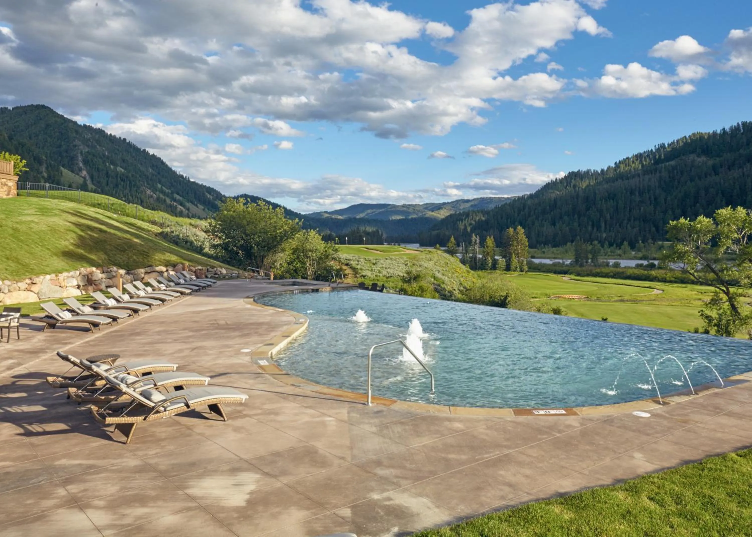 Swimming pool in The Sylvan Lodge at Snake River Sporting Club