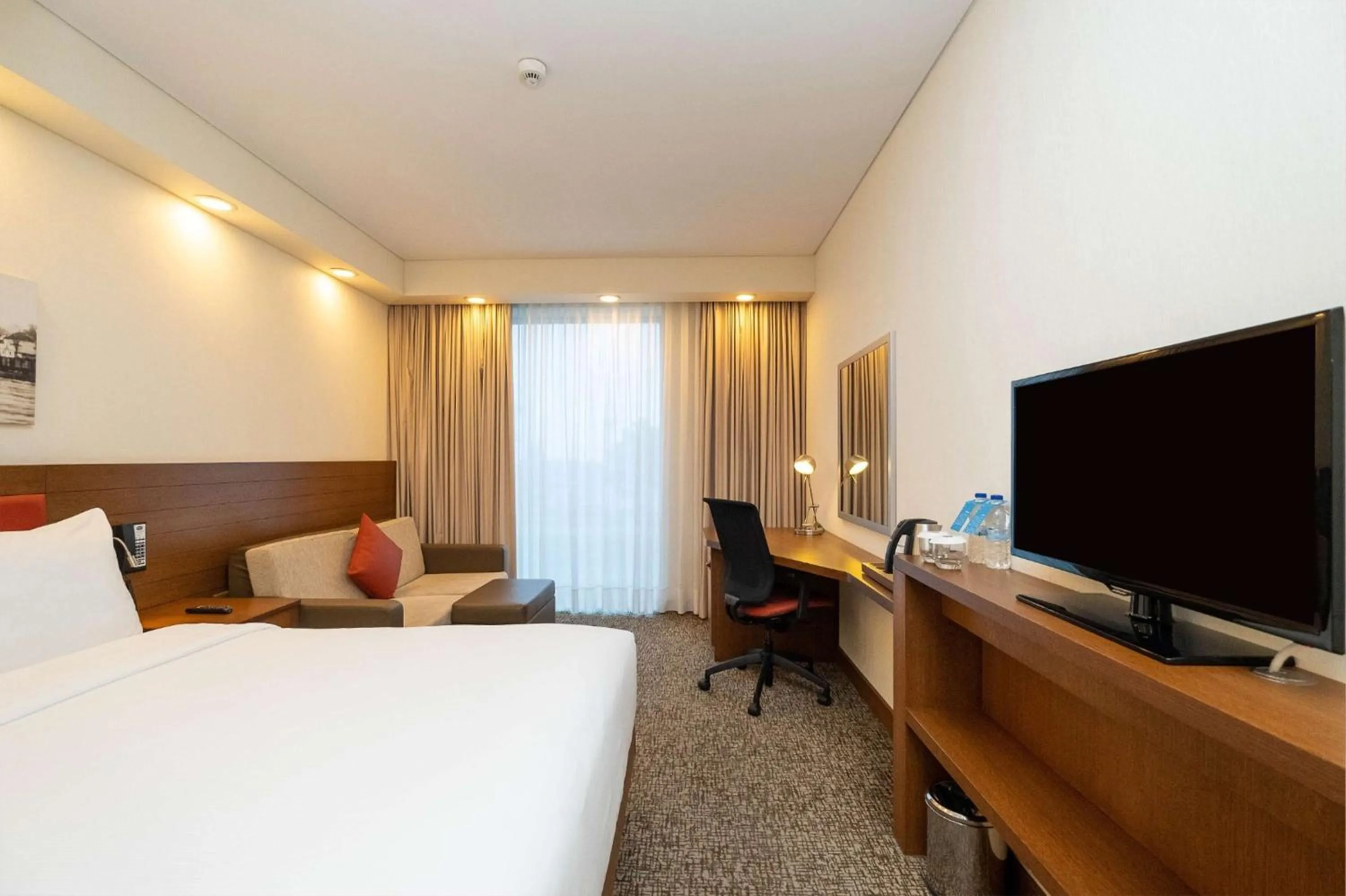 Bedroom, Bed in Hampton by Hilton Samsun