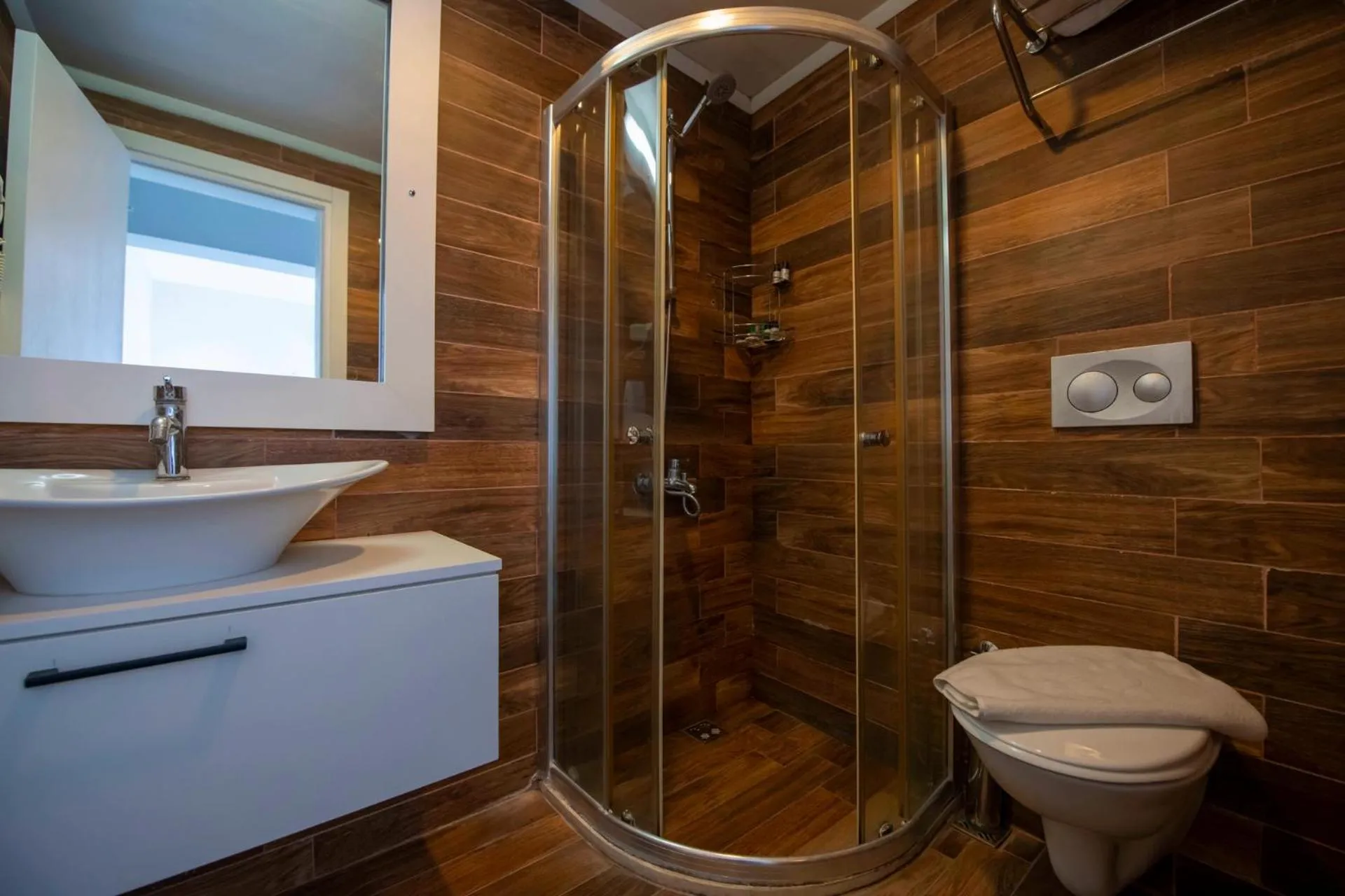 Shower in Mia Casa Hotel