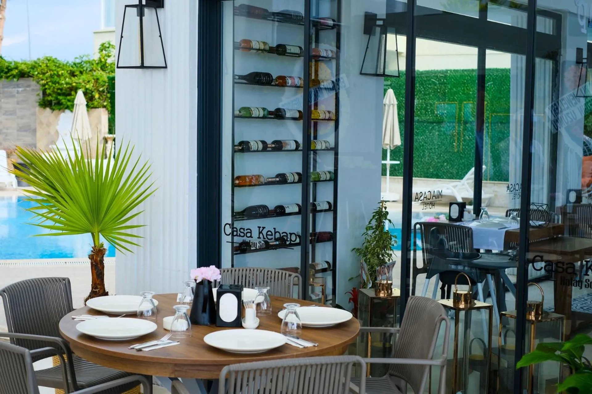 Restaurant/places to eat in Mia Casa Hotel