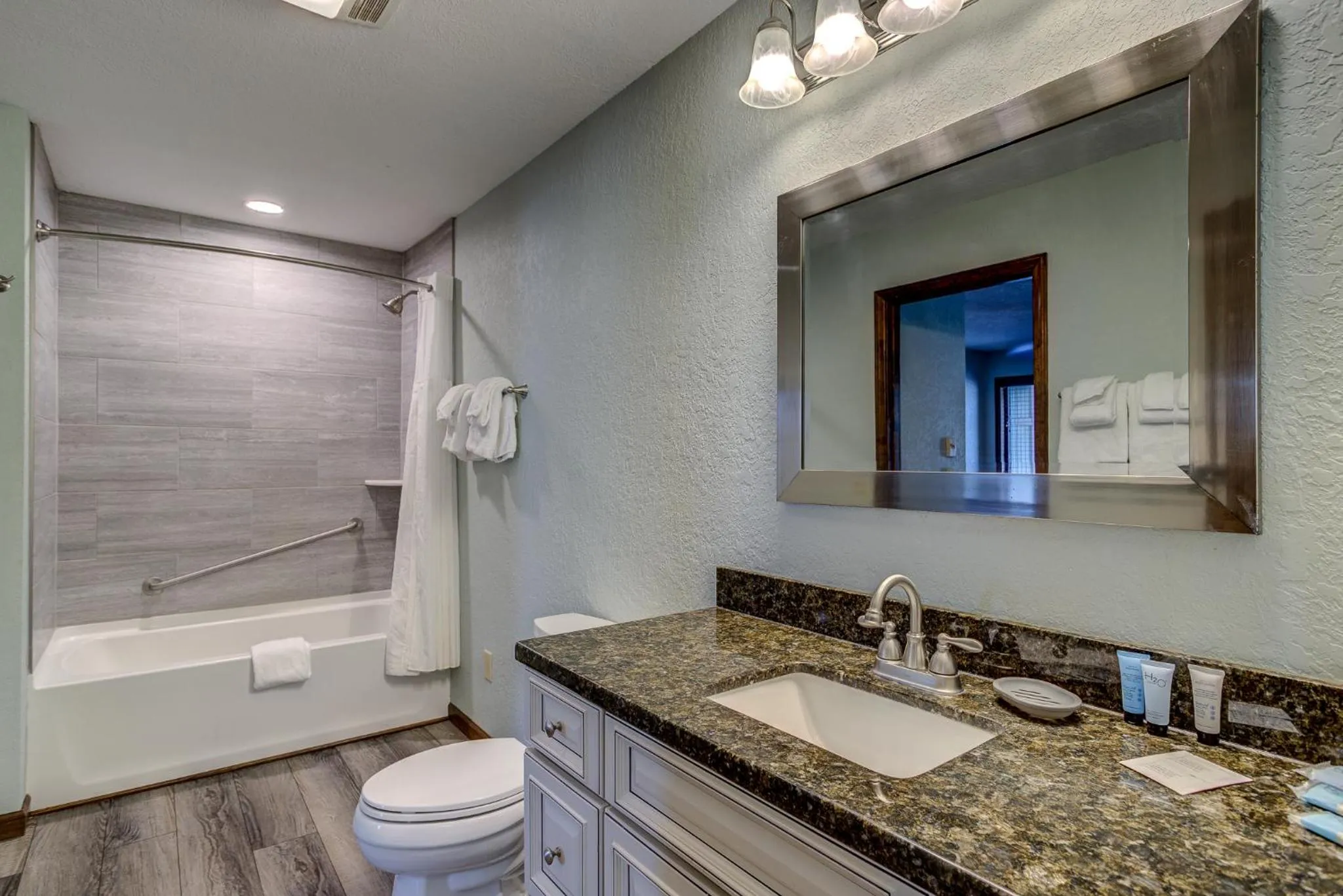 Shower in The Highlands at Sugar