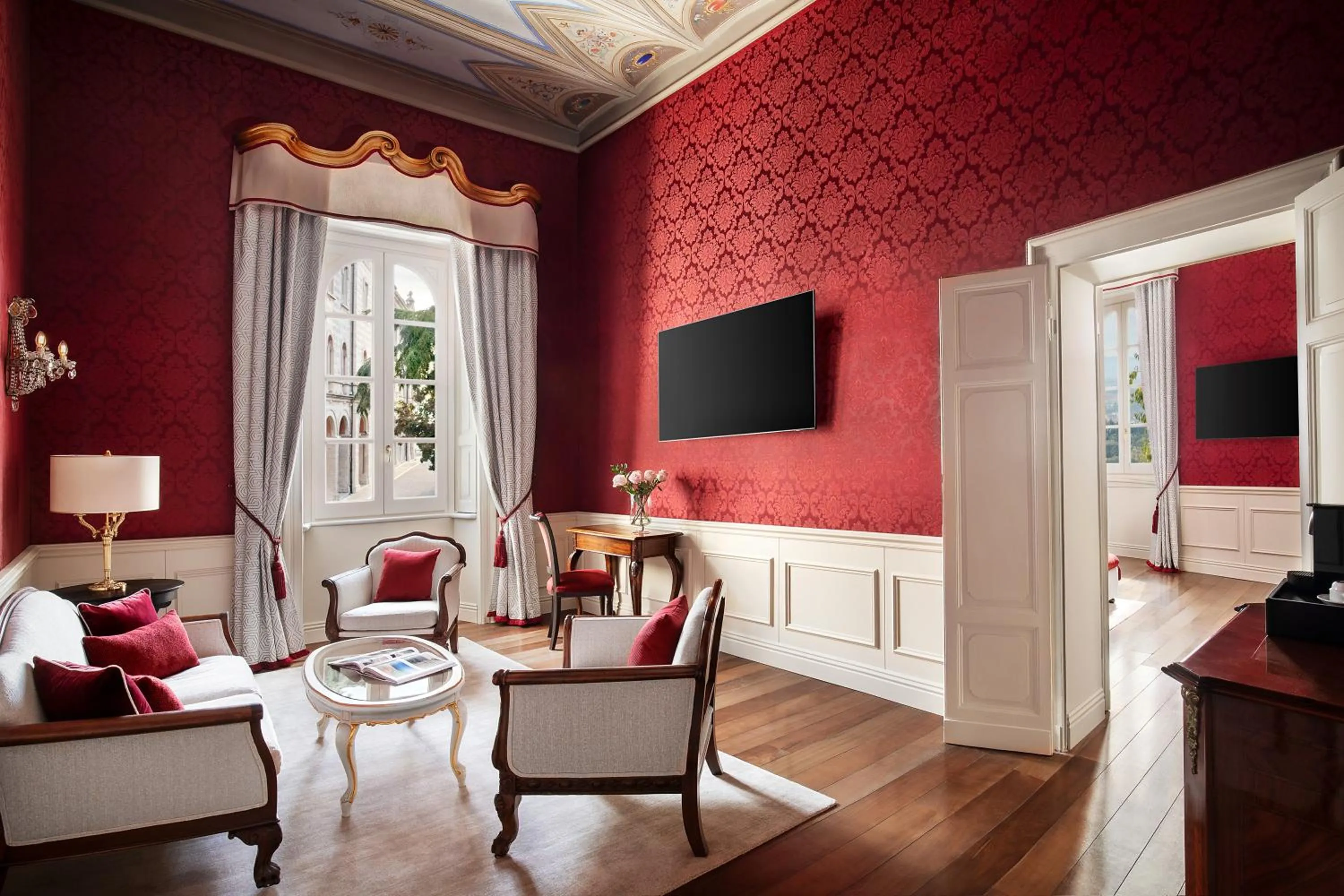 Bedroom in Sina Brufani