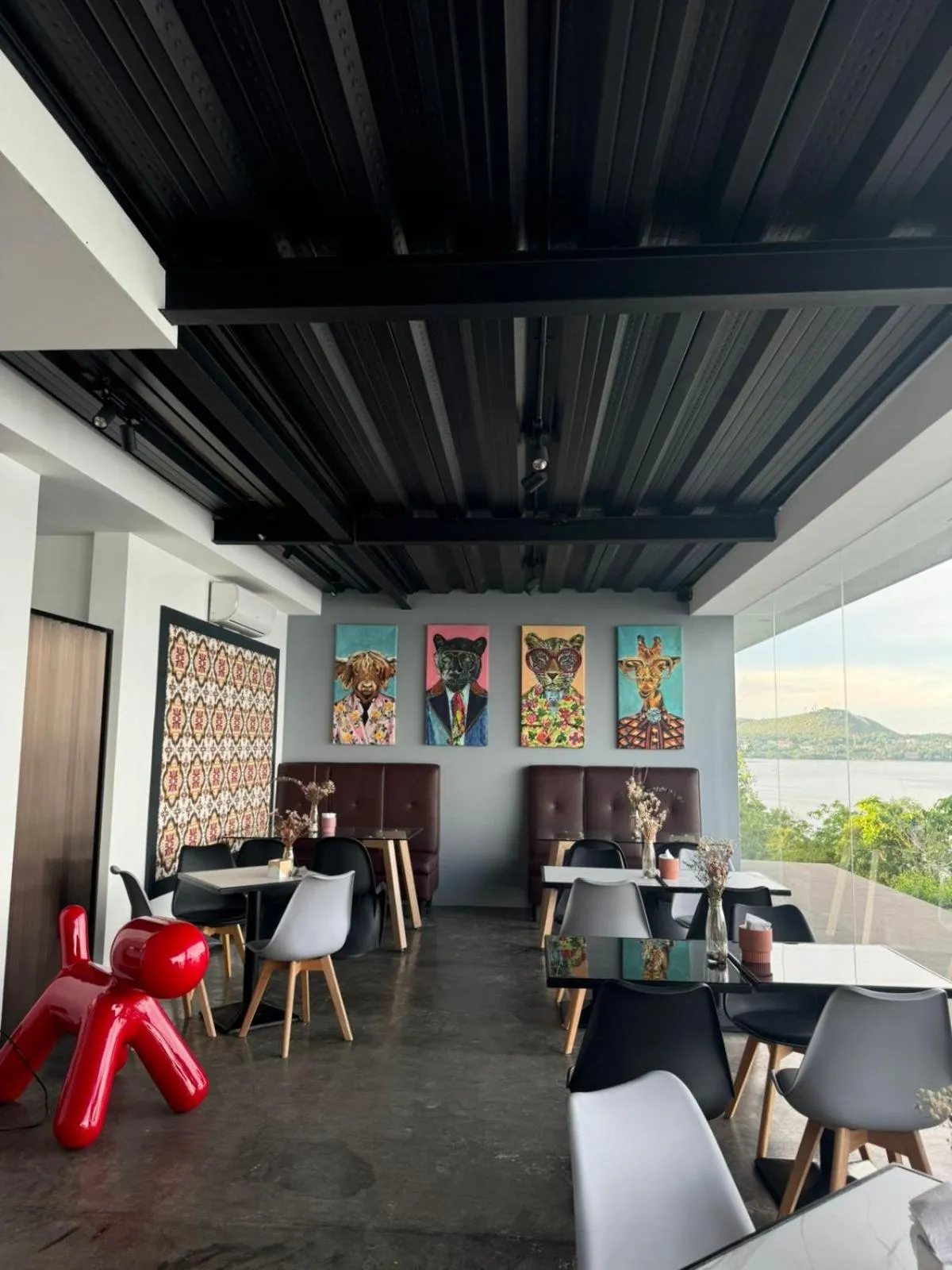 Restaurant/places to eat in Epic Suites Bohol ADULTS ONLY