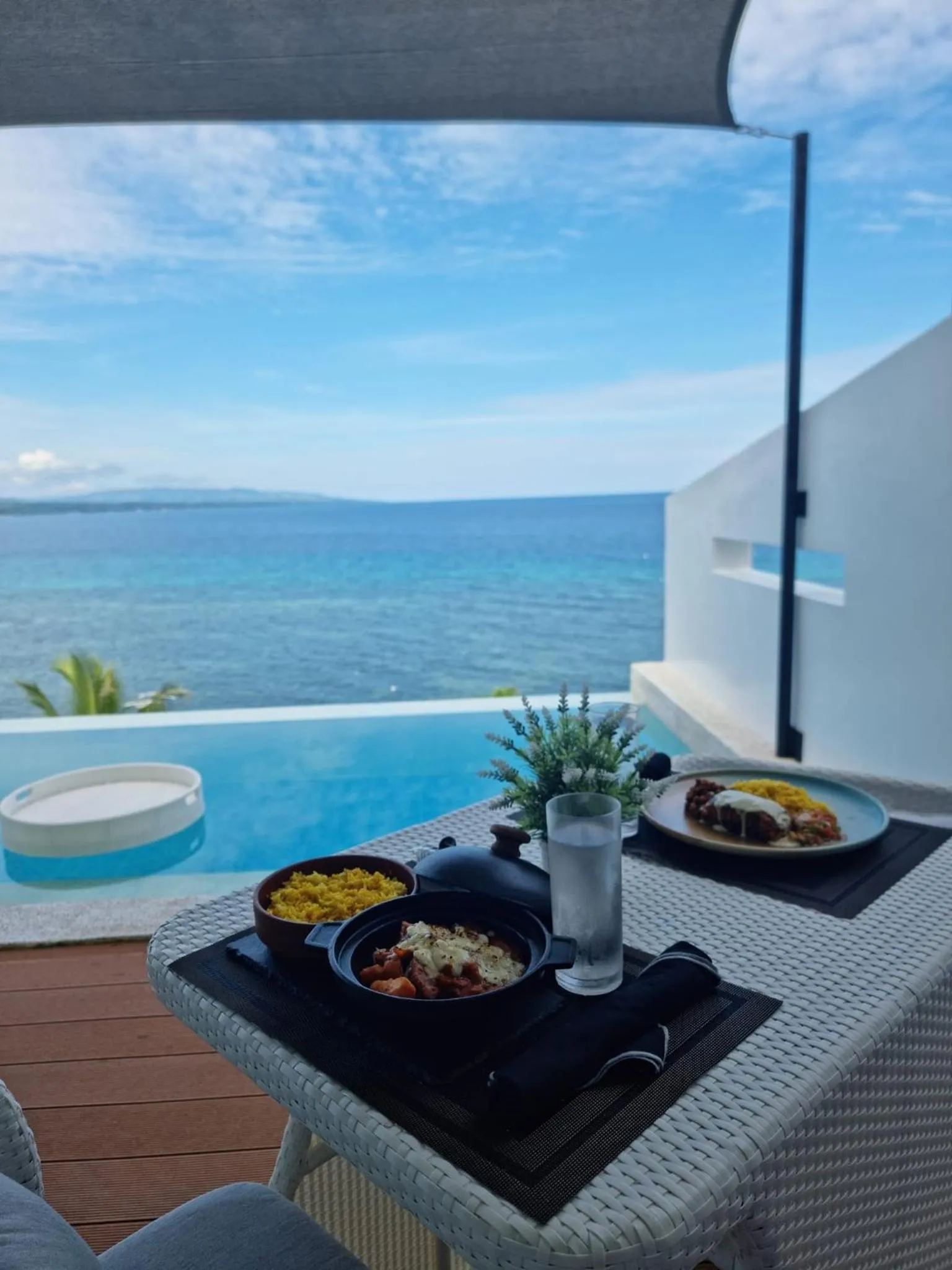 Food and drinks in Epic Suites Bohol ADULTS ONLY