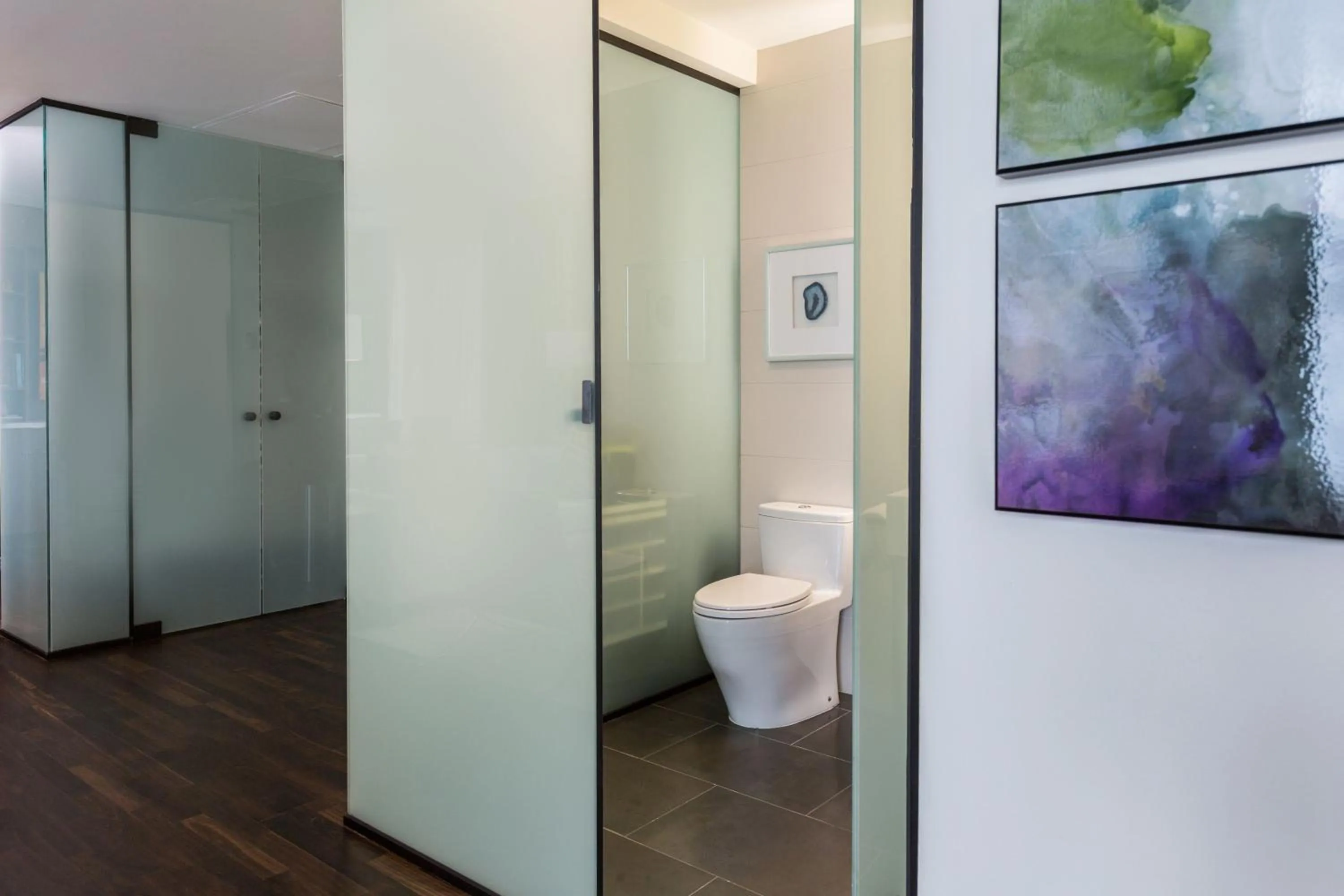 Photo of the whole room in JW Marriott Houston Downtown