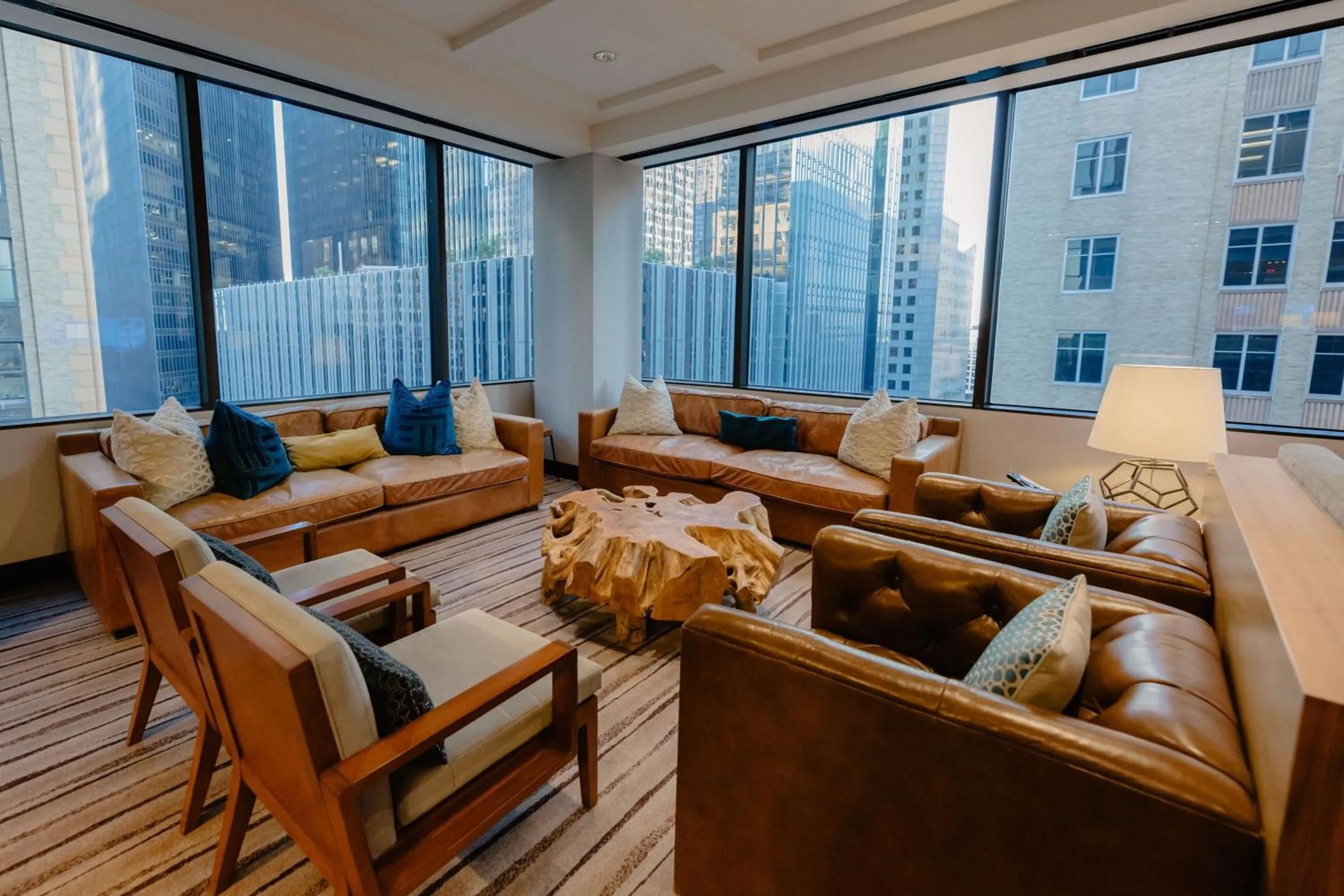 Lounge or bar in JW Marriott Houston Downtown