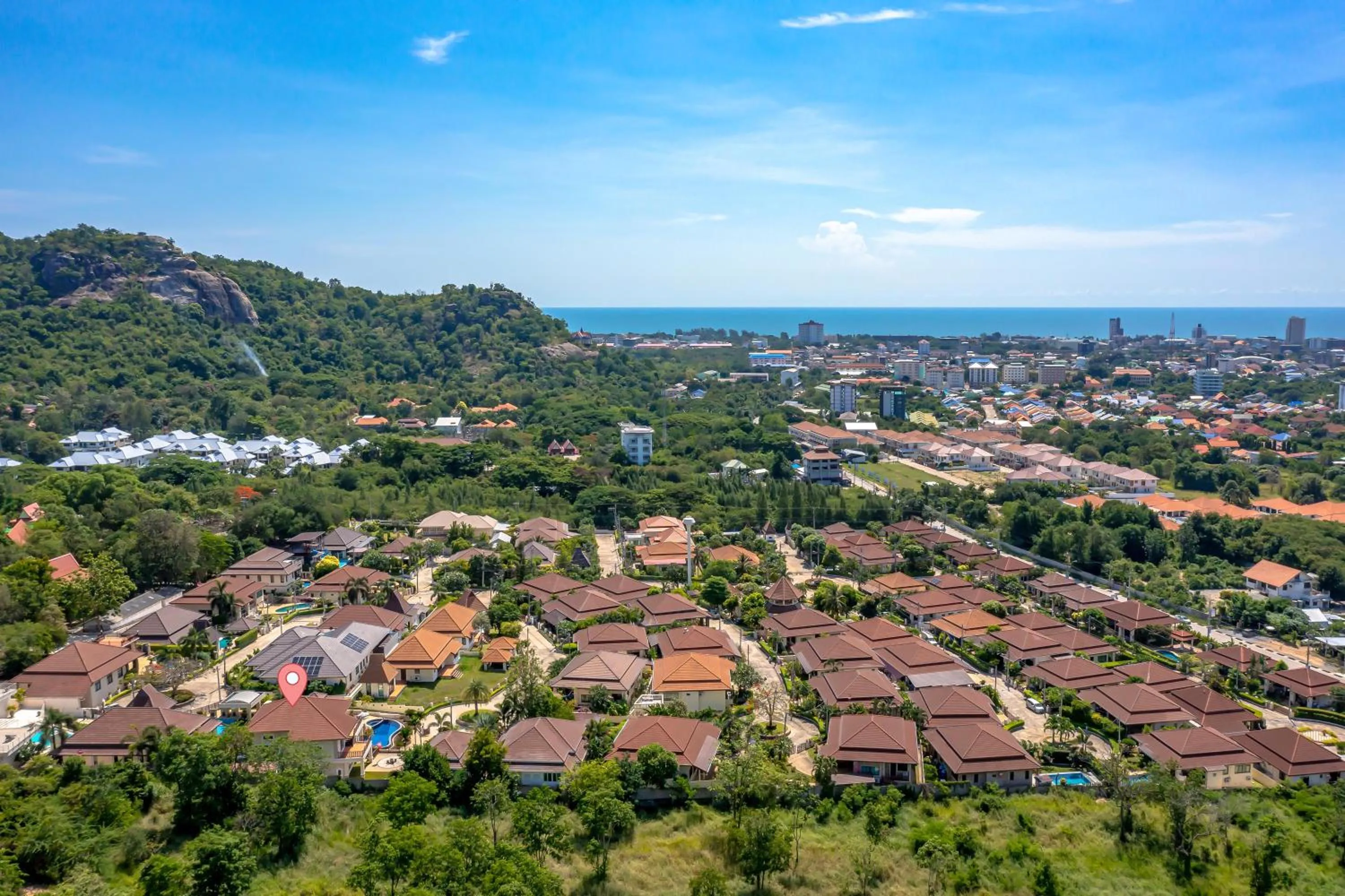 5 Bedroom Pool Villa Close To Town H5