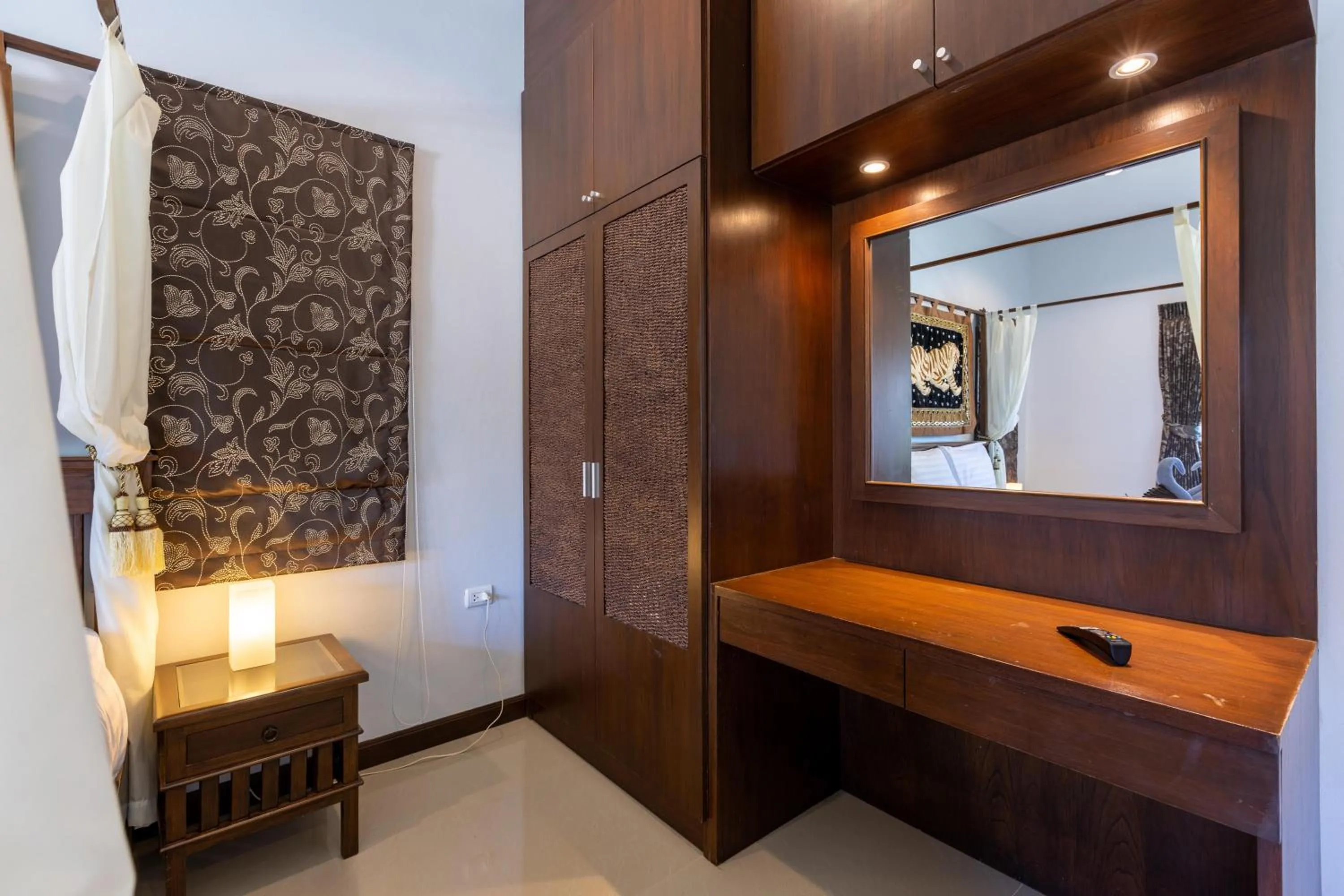 5 Bedroom Pool Villa Close To Town H5