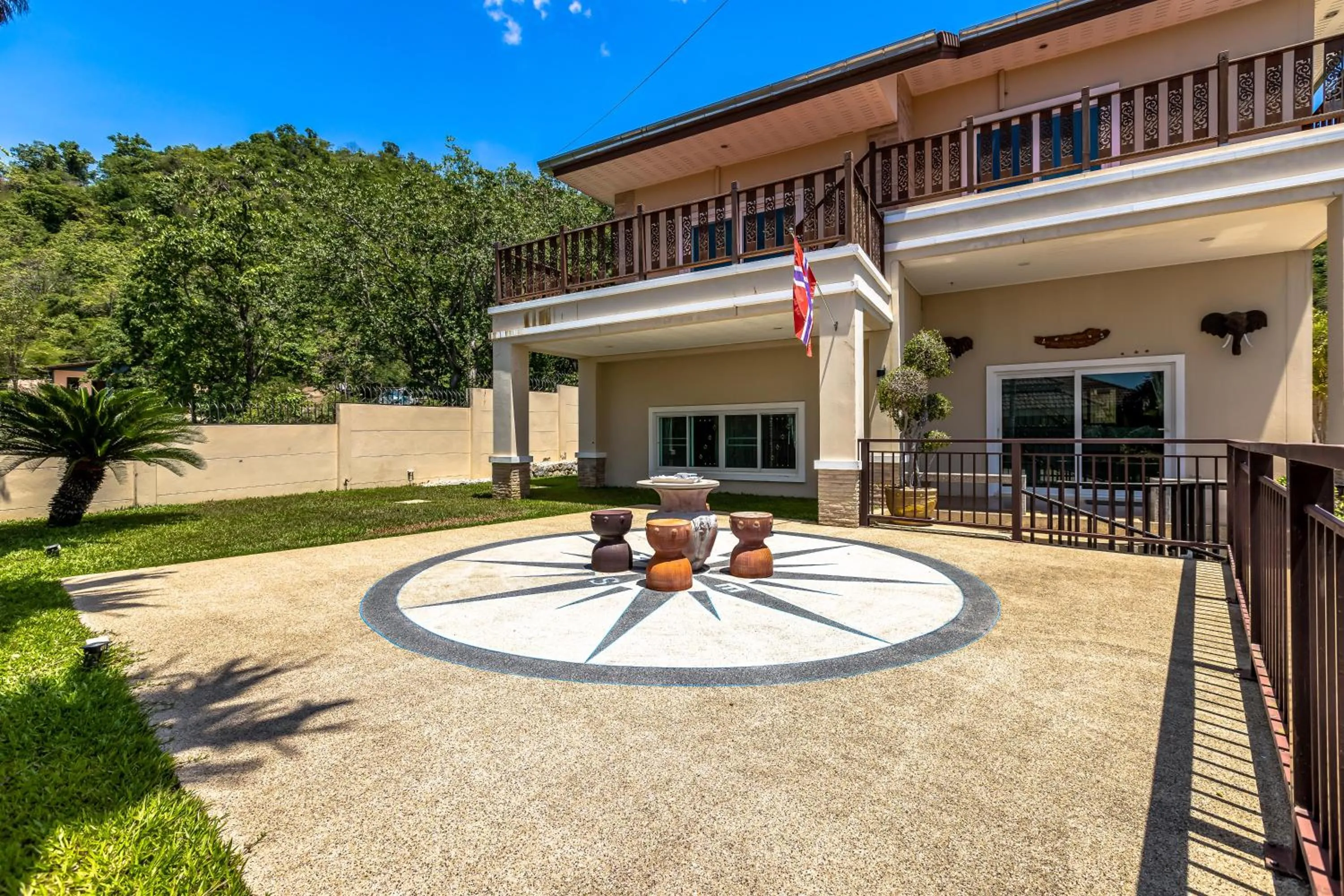 5 Bedroom Pool Villa Close To Town H5