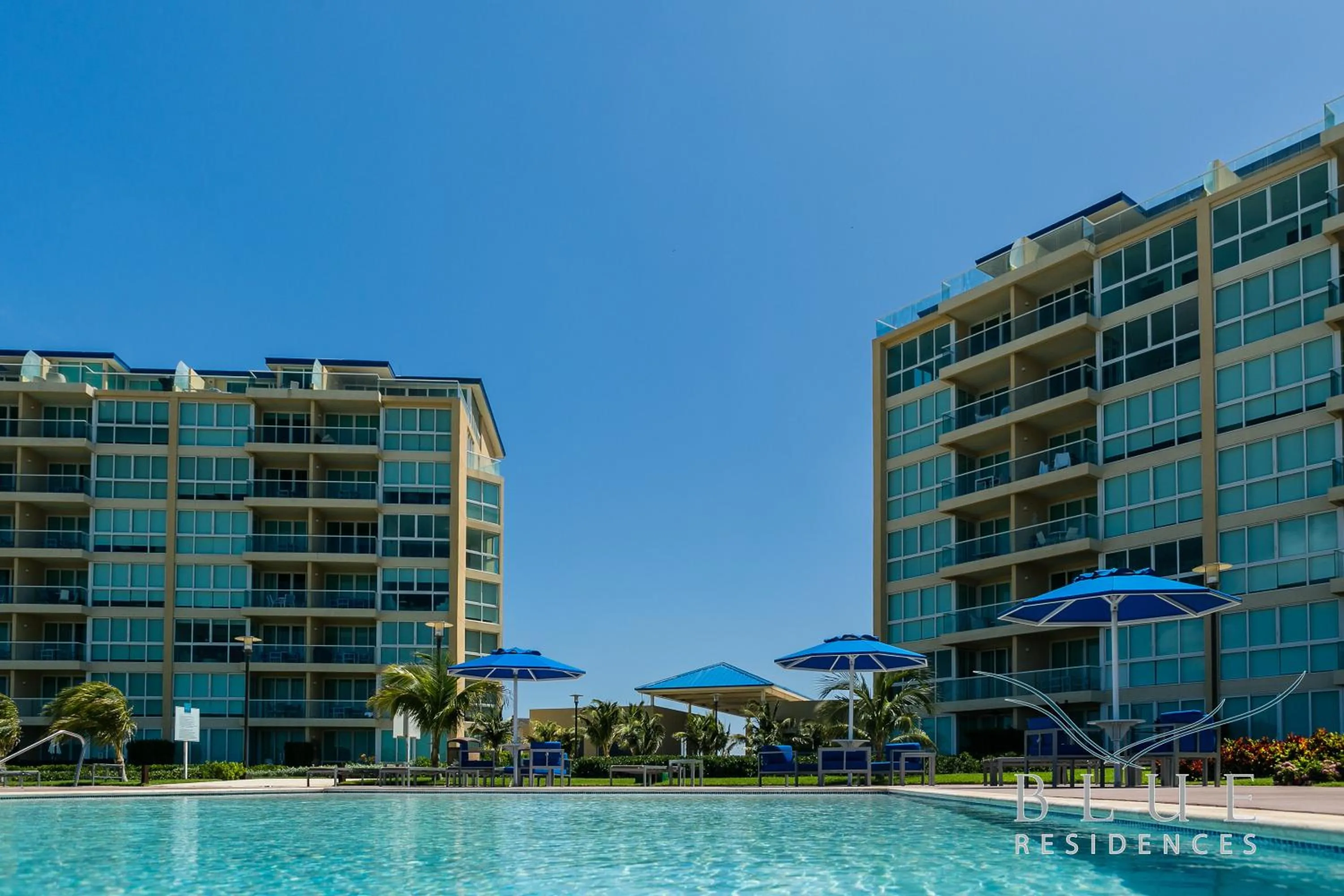 Swimming pool in Blue Residences