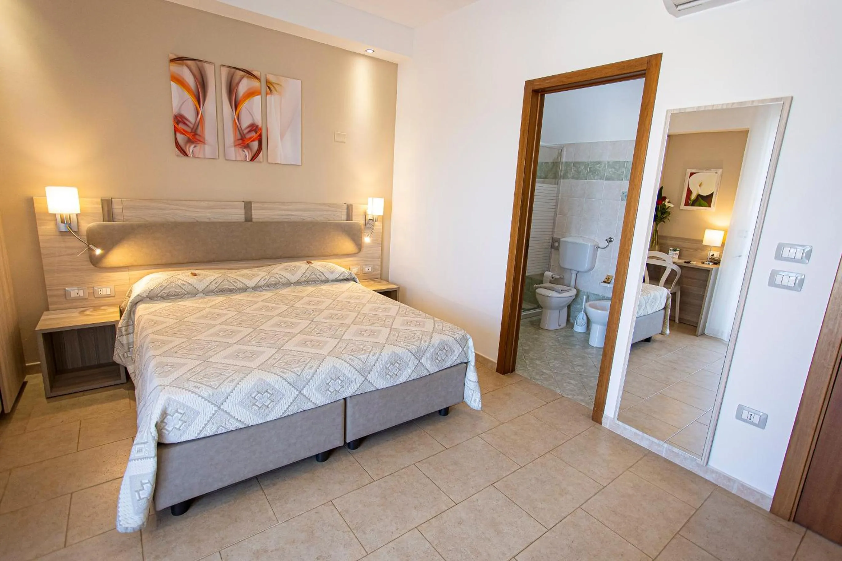 Photo of the whole room, Bed in Aia Grande