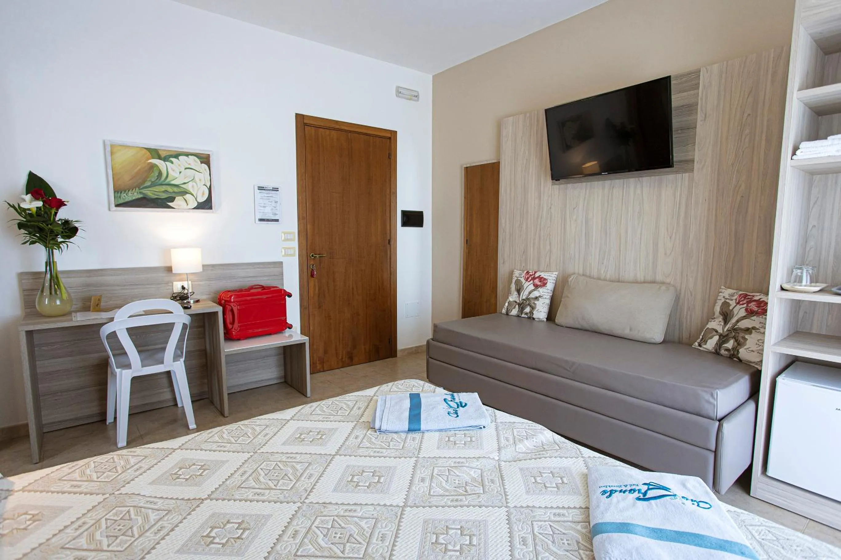 TV and multimedia in Aia Grande