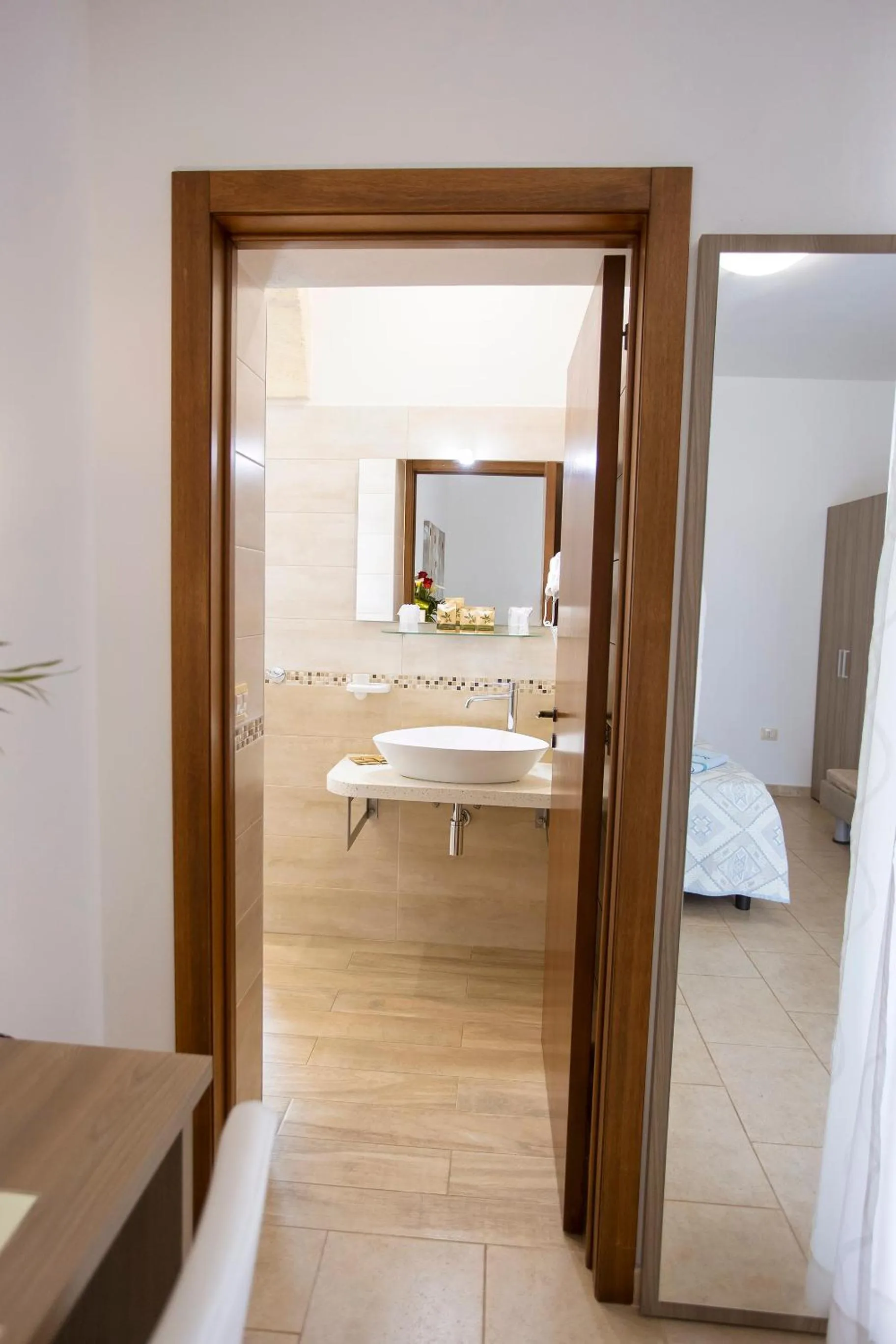 Bathroom, Bed in Aia Grande