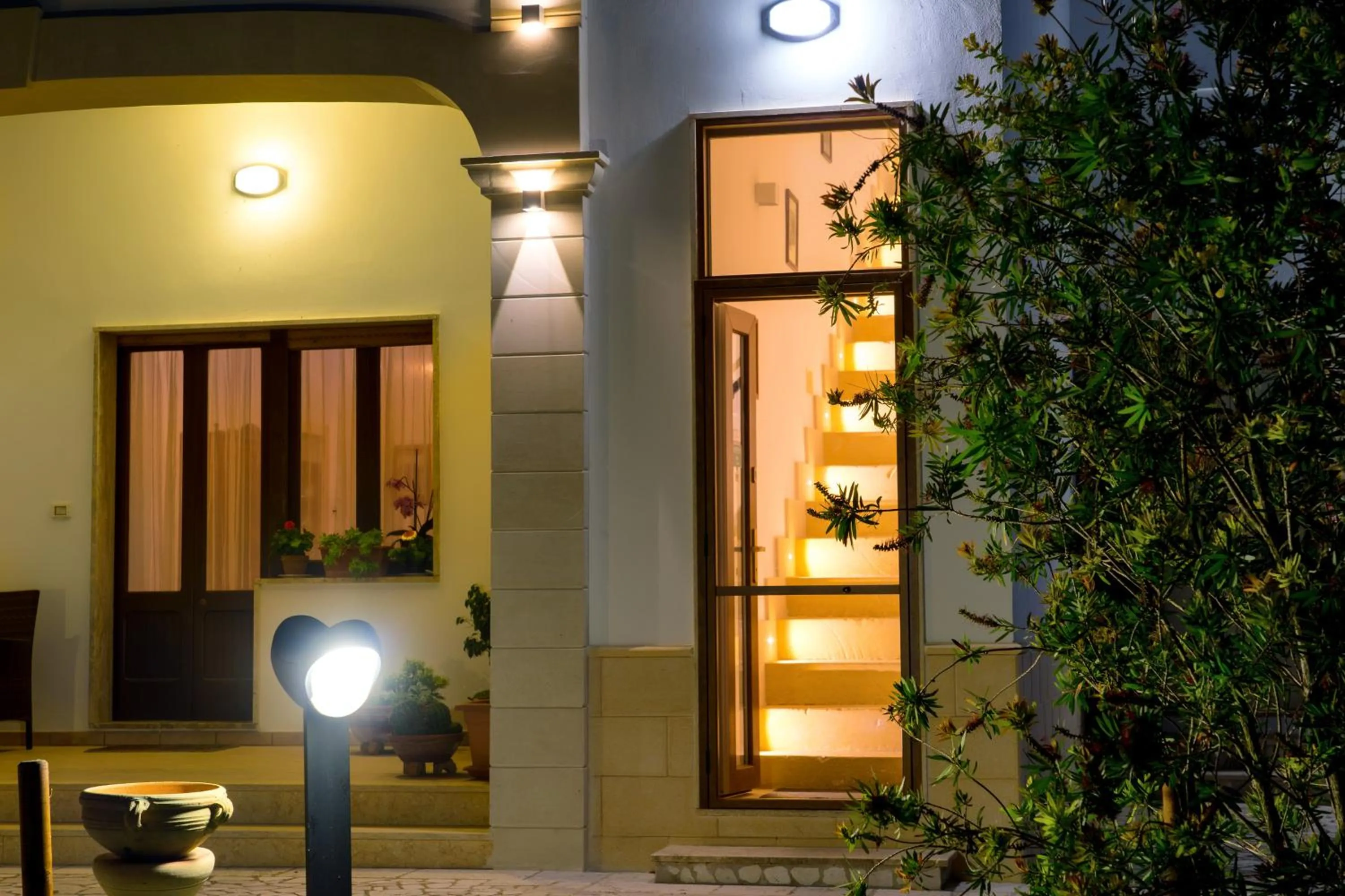 Property building in Aia Grande