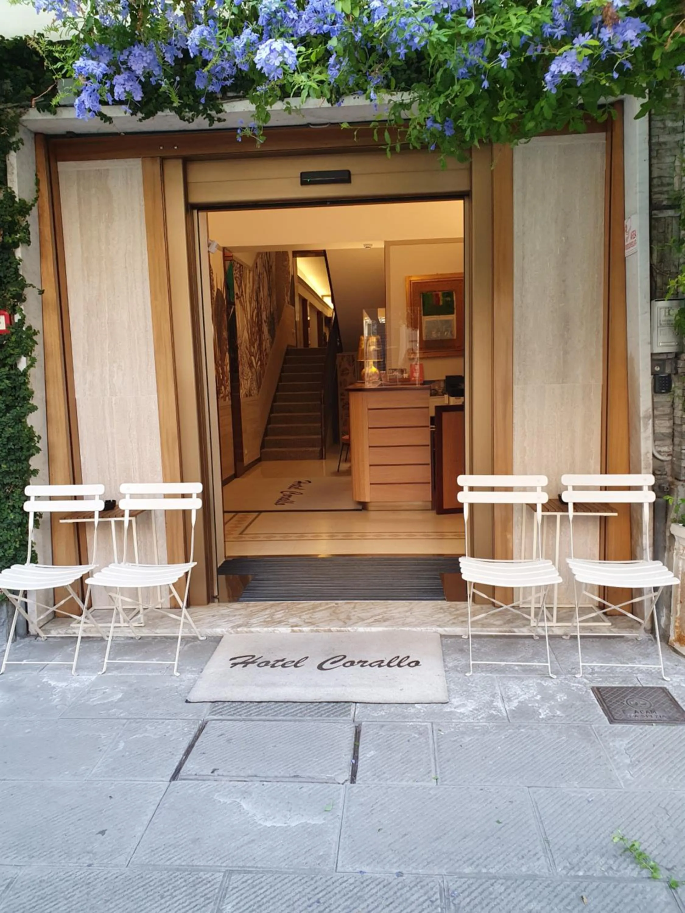 Facade/entrance in Hotel Corallo