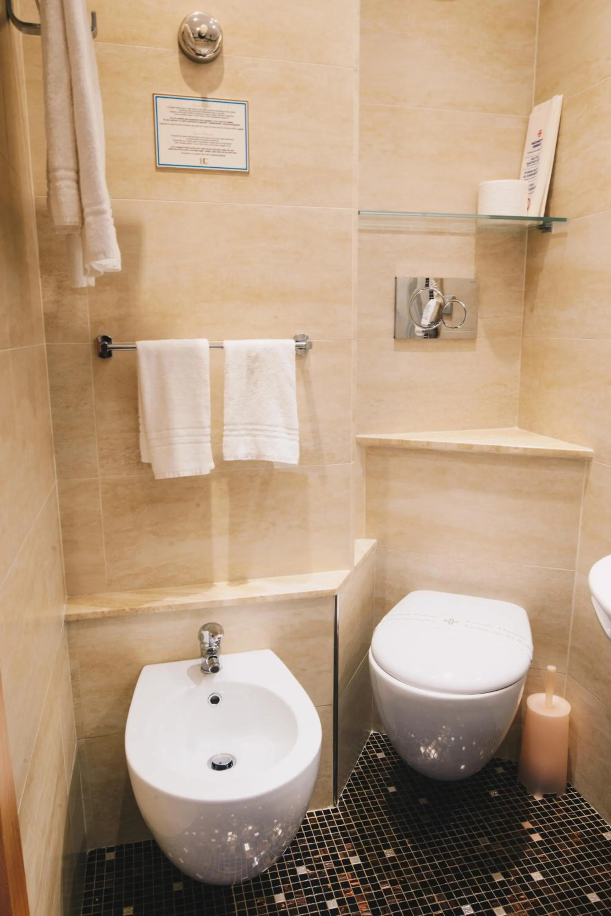 Bathroom in Hotel Corallo