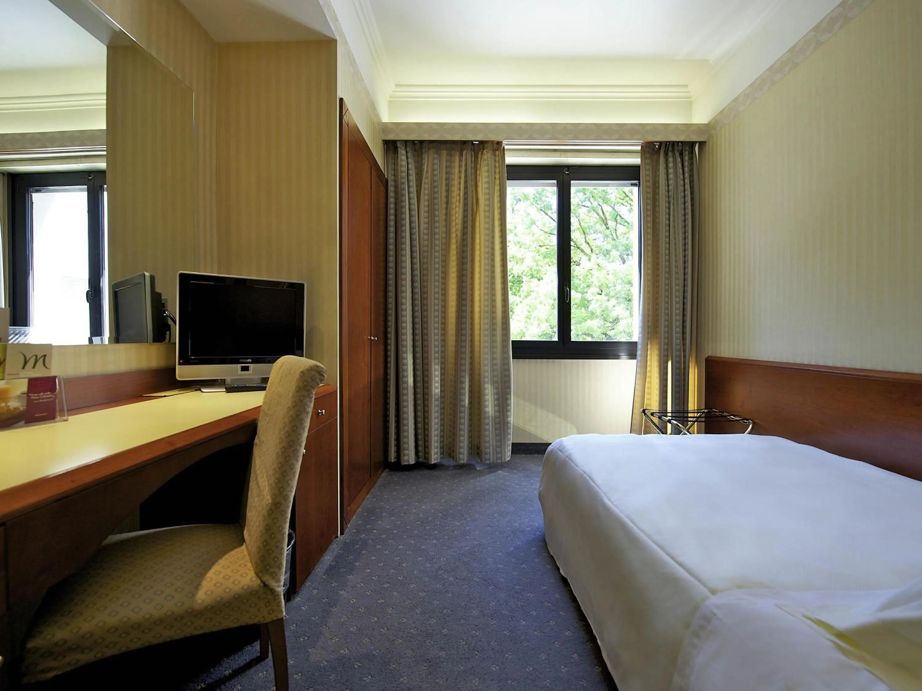 Bedroom, Bed in Mercure Reggio Emilia Centro Astoria