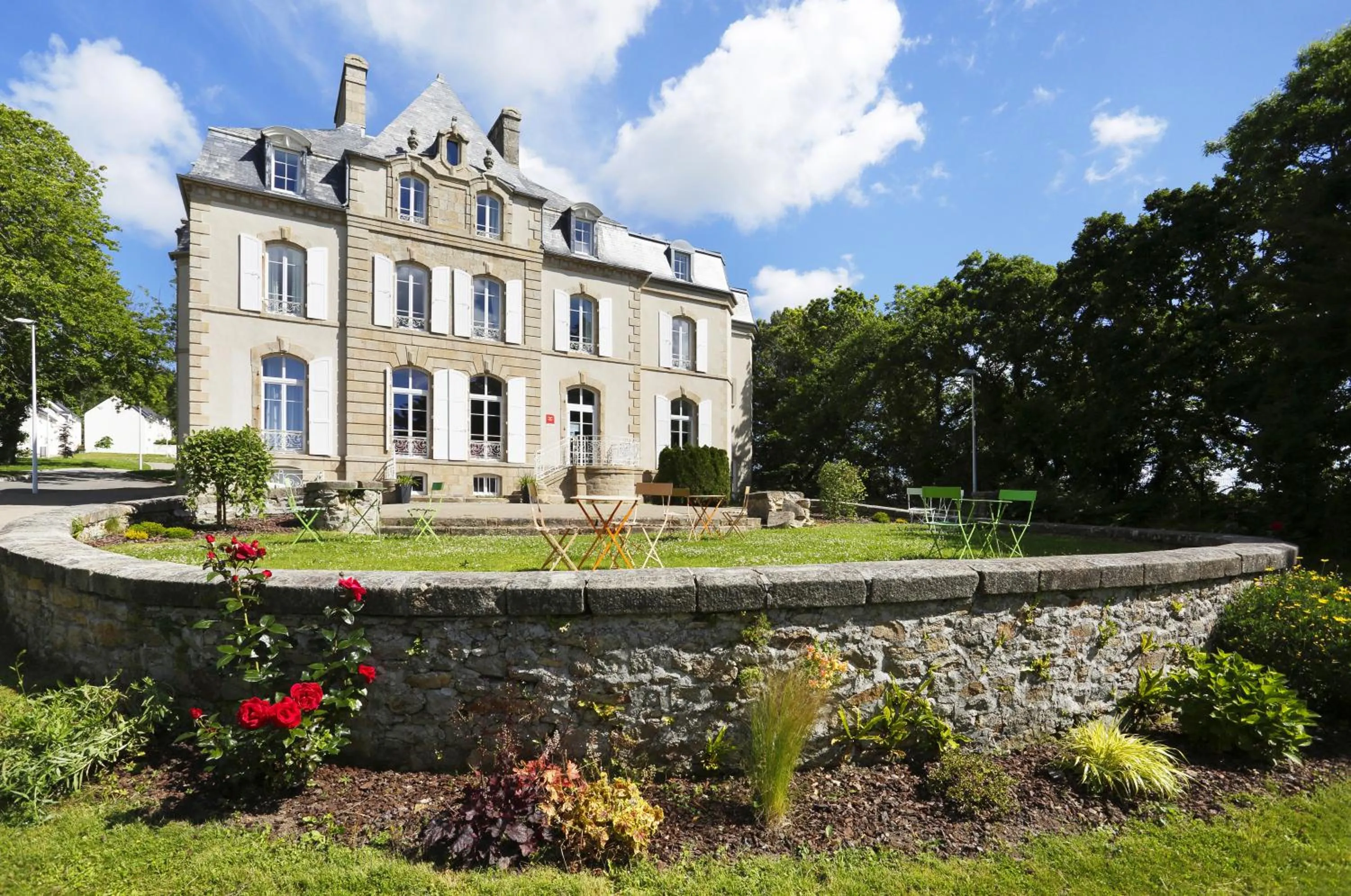 Property building in Terres de France Le Domaine de la Baie