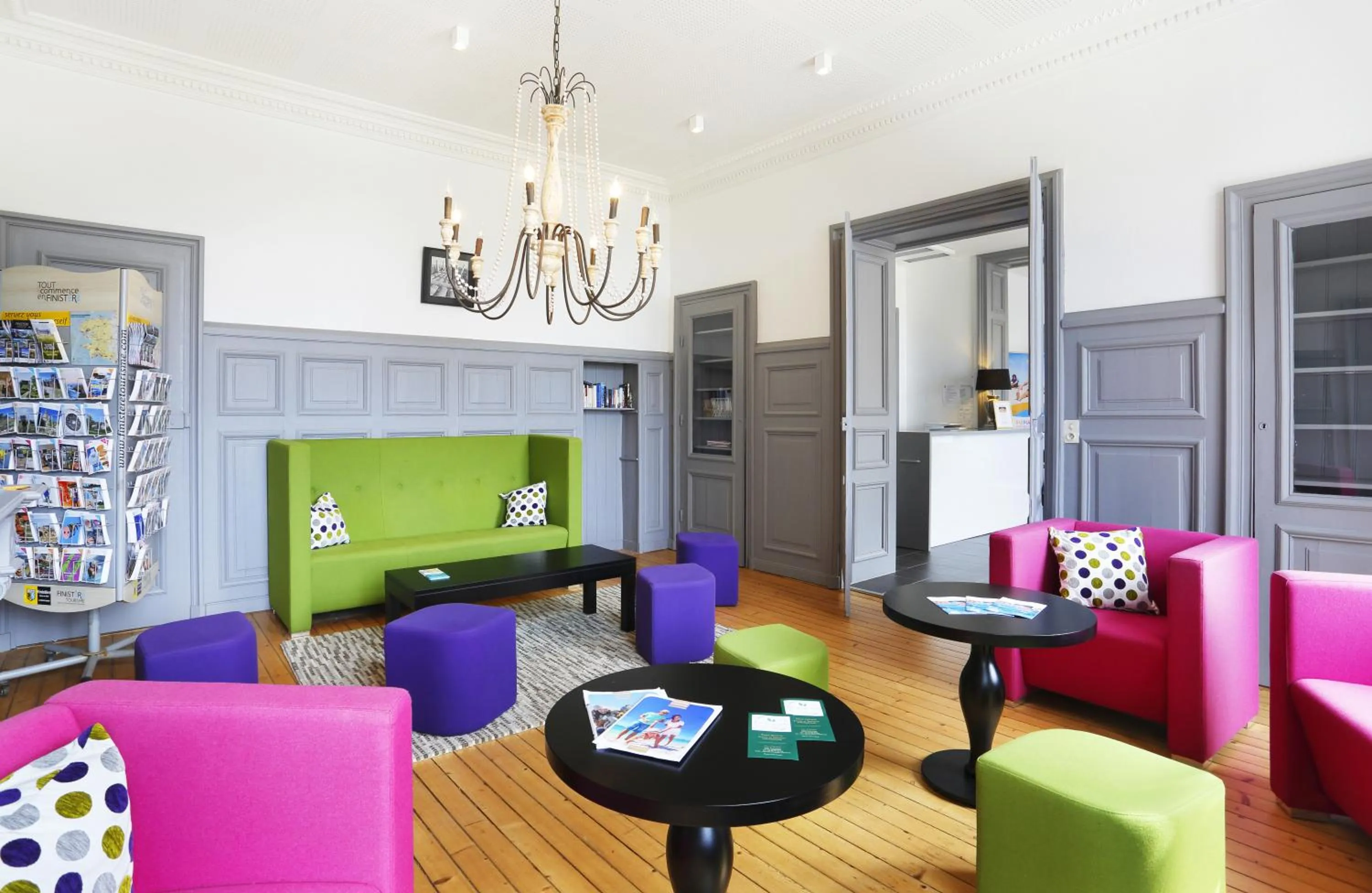 Communal lounge/ TV room in Terres de France Le Domaine de la Baie