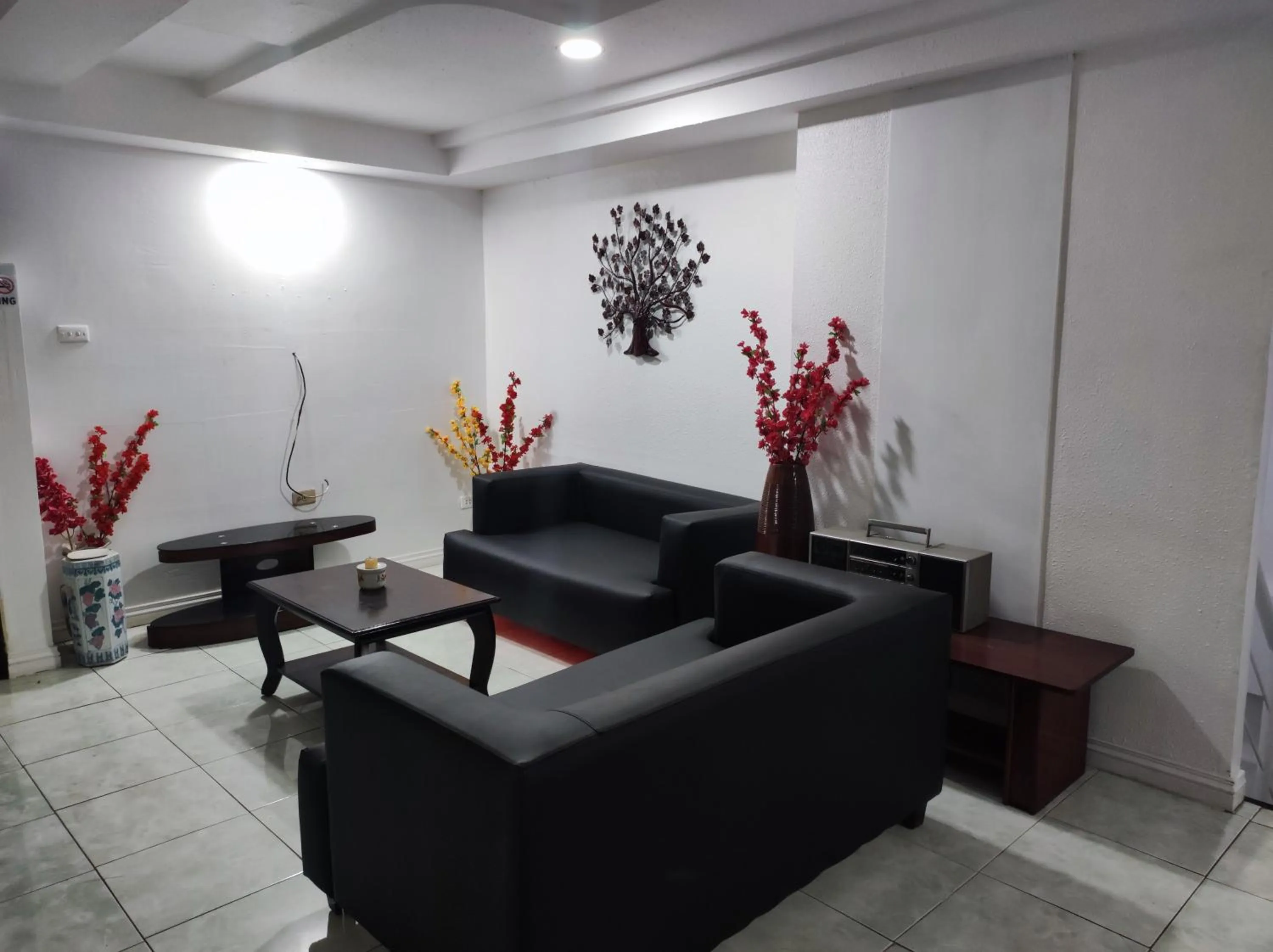 Lobby or reception in Parkview Hotel