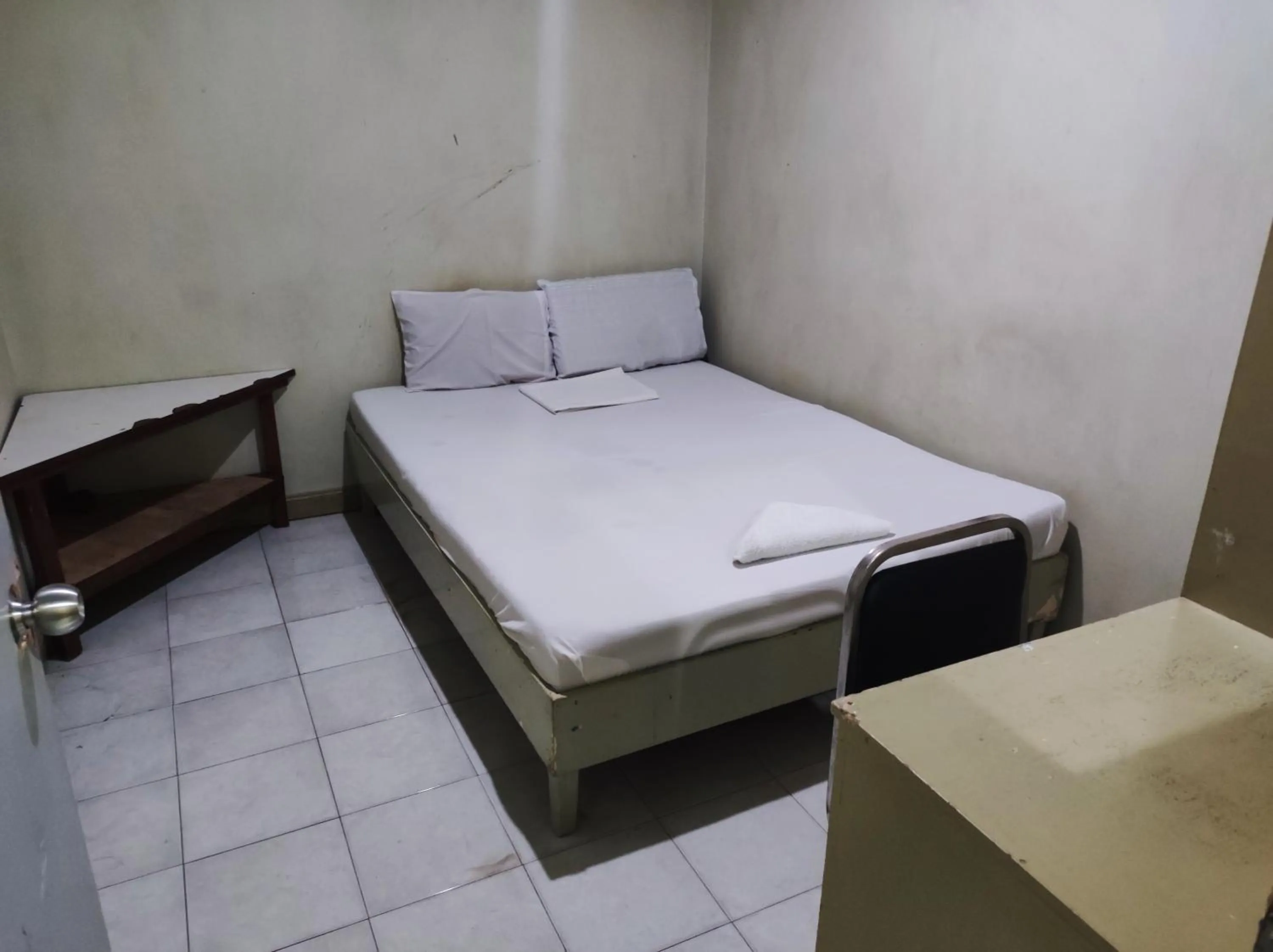 Bed in Parkview Hotel