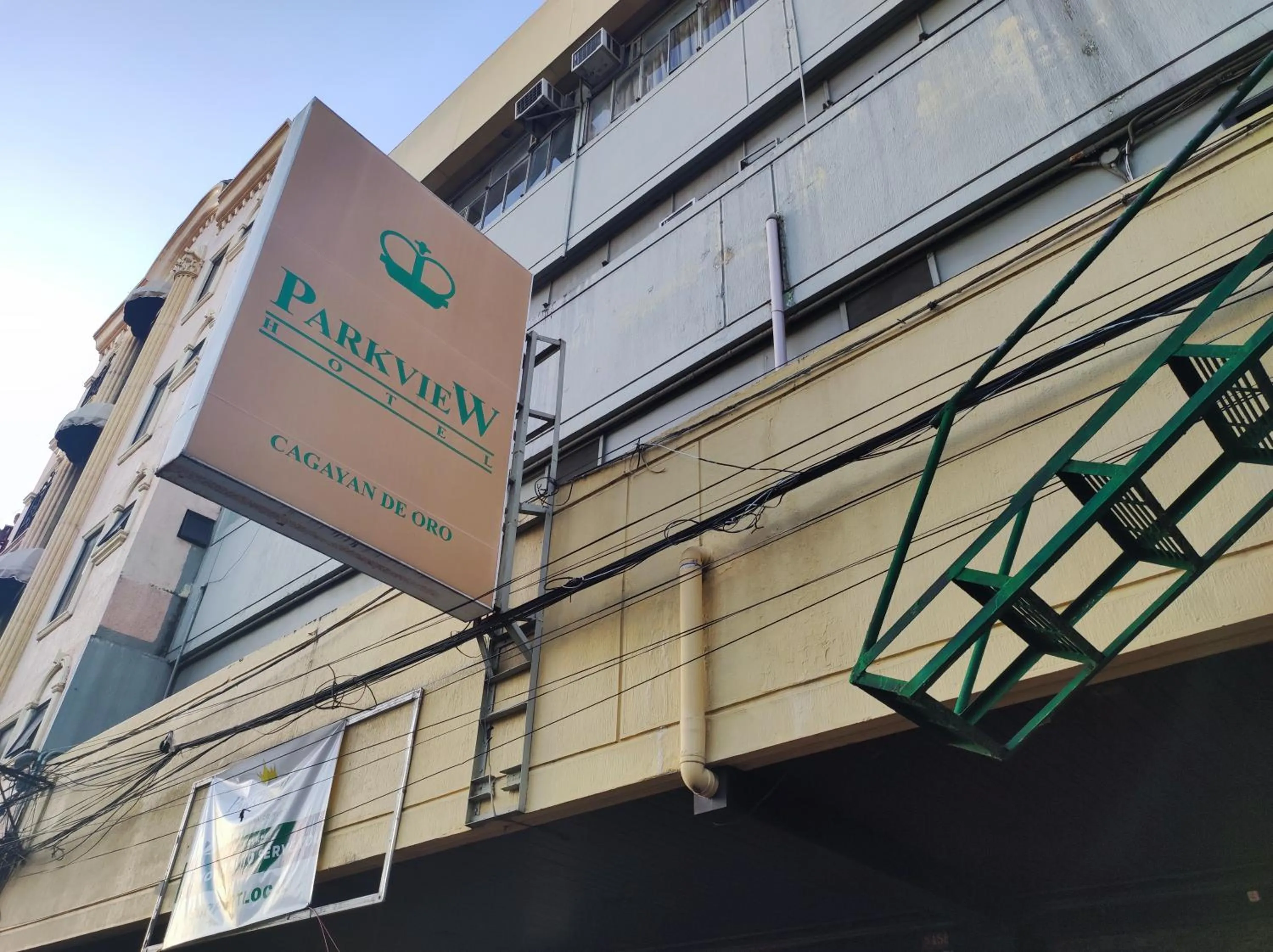 Property building in Parkview Hotel