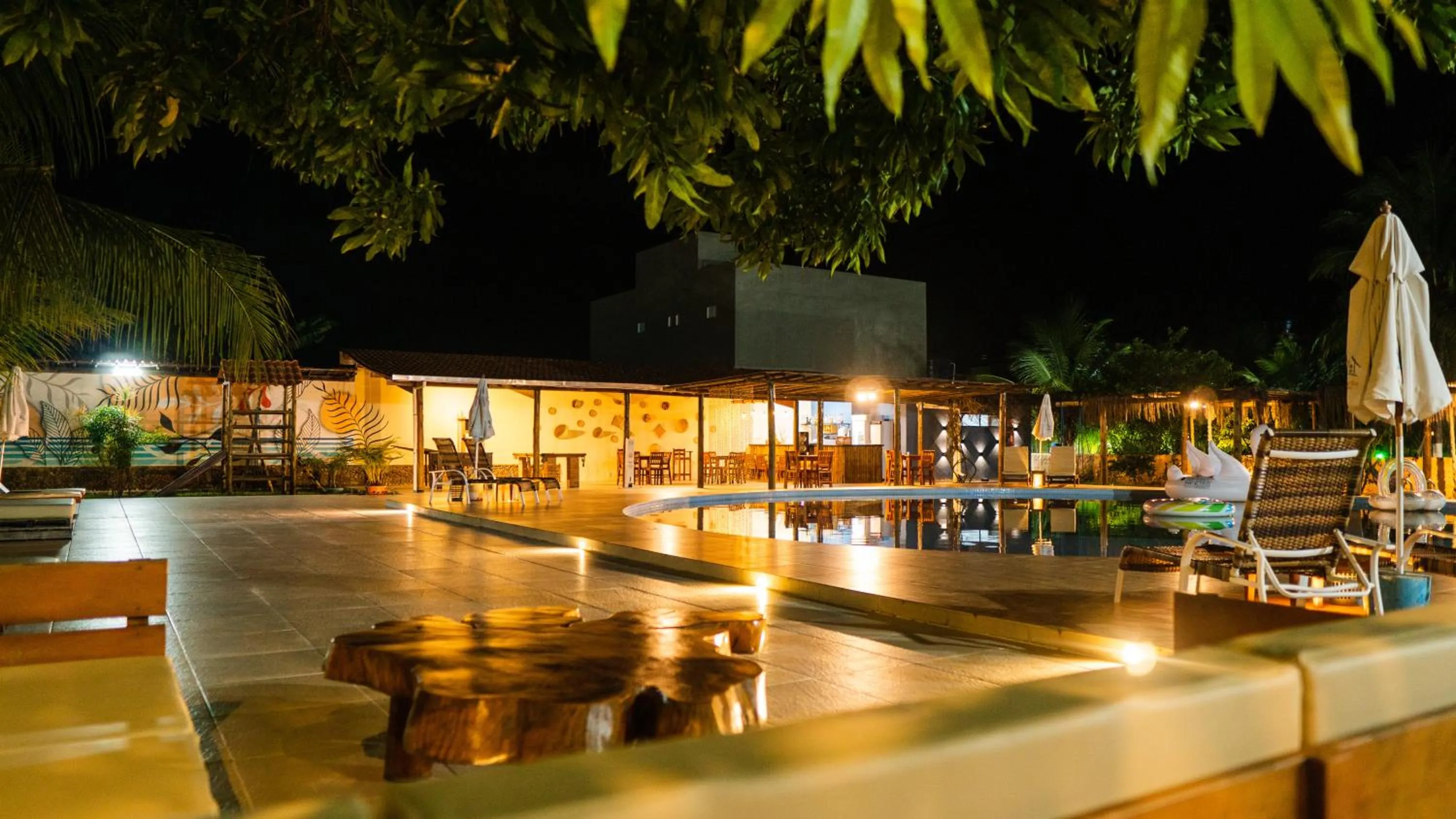 Swimming pool in Pousada o Casarão