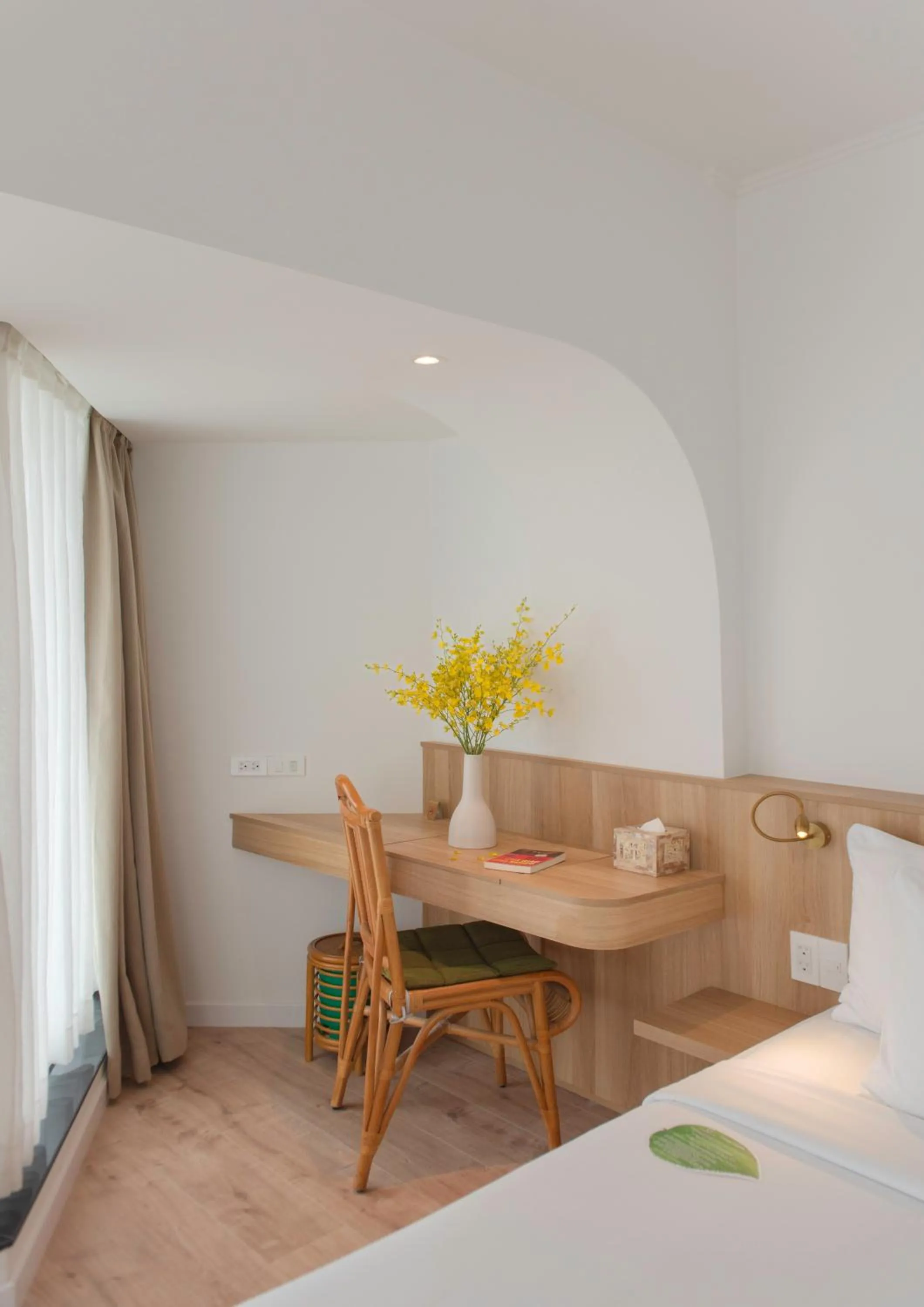 Seating area, Bed in Green World Hotel Nha Trang