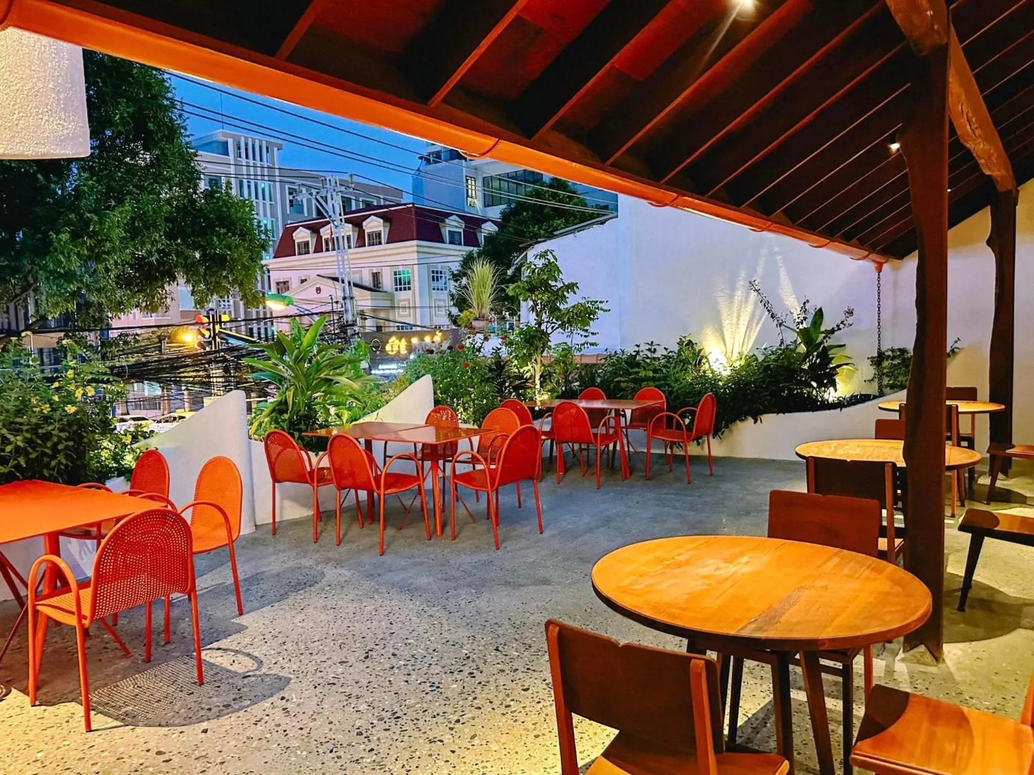 Restaurant/places to eat in Green World Hotel Nha Trang