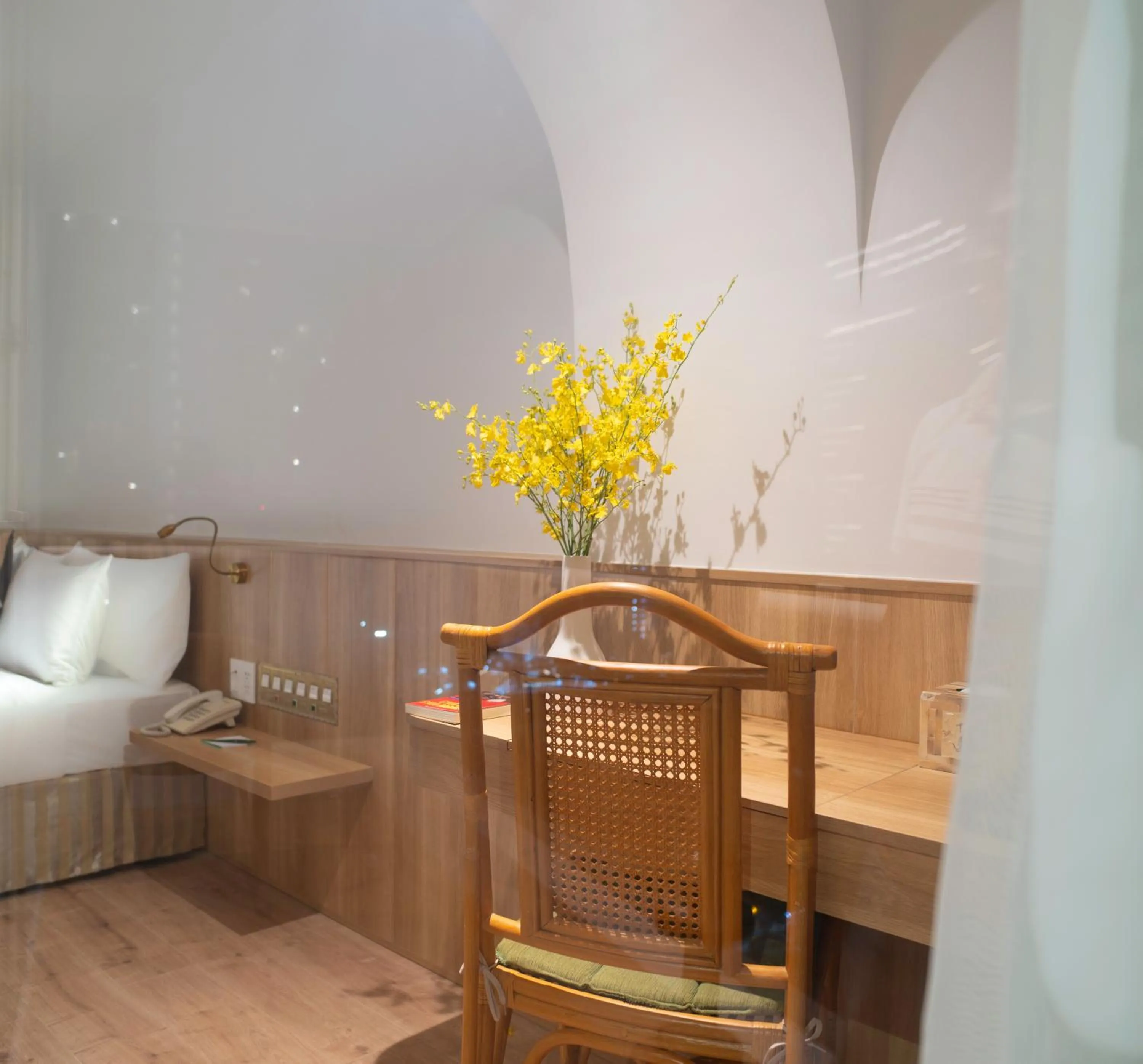 Sunset Mountain View with Balcony in Green World Hotel Nha Trang