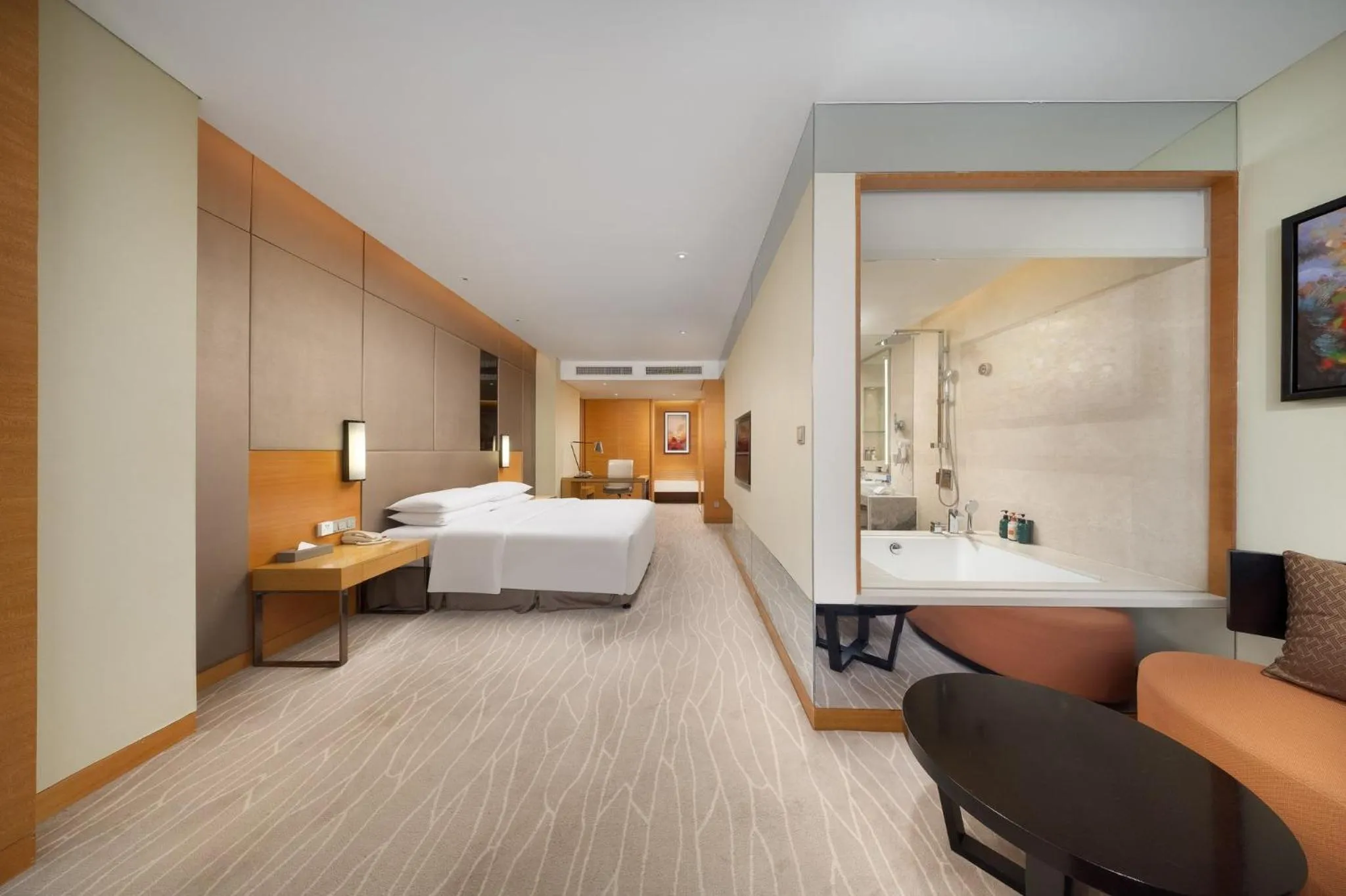 Photo of the whole room, Bed in Crowne Plaza Yangzhou by IHG