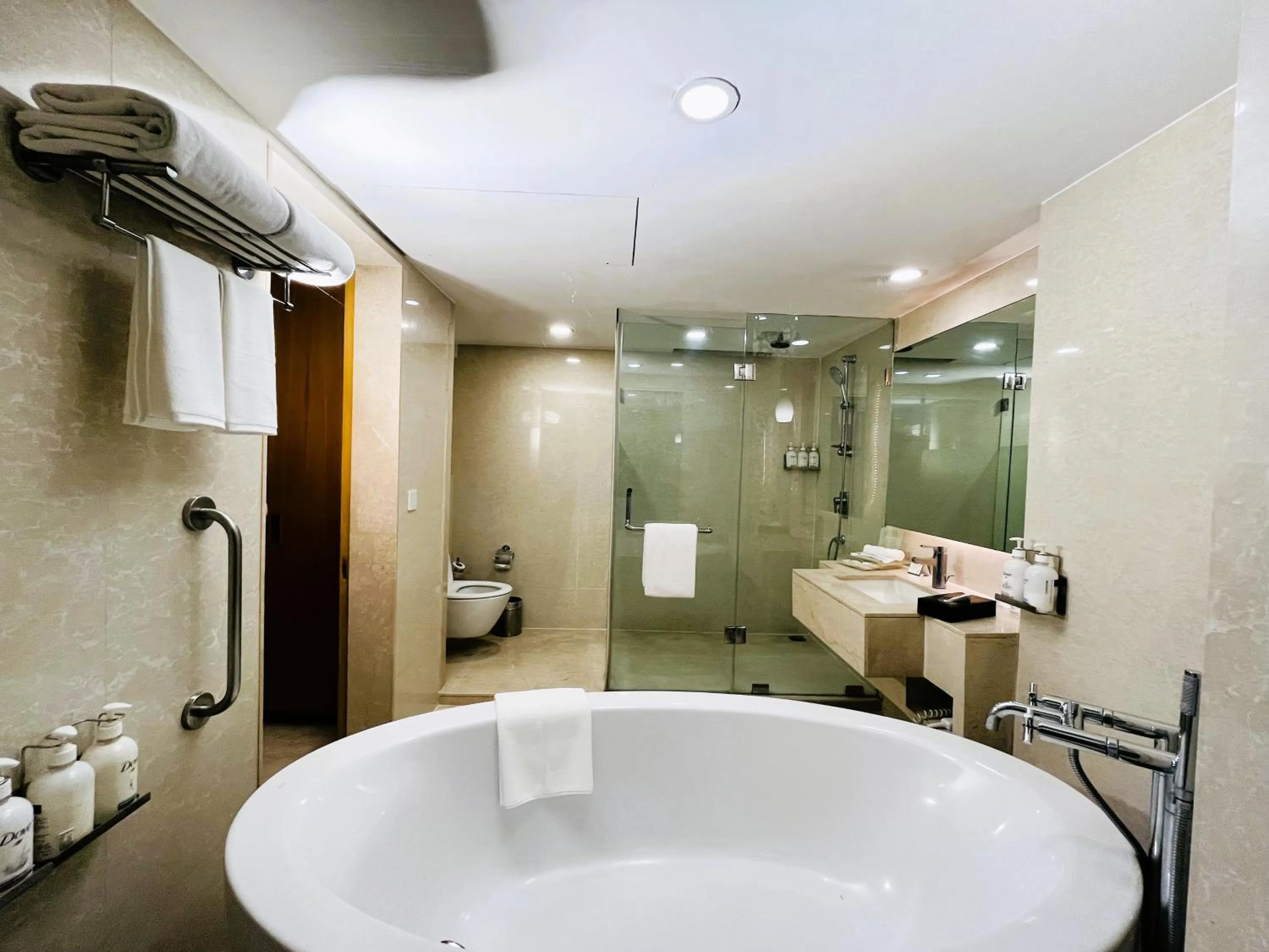 Bathroom in Holiday Inn Amritsar Ranjit Avenue by IHG