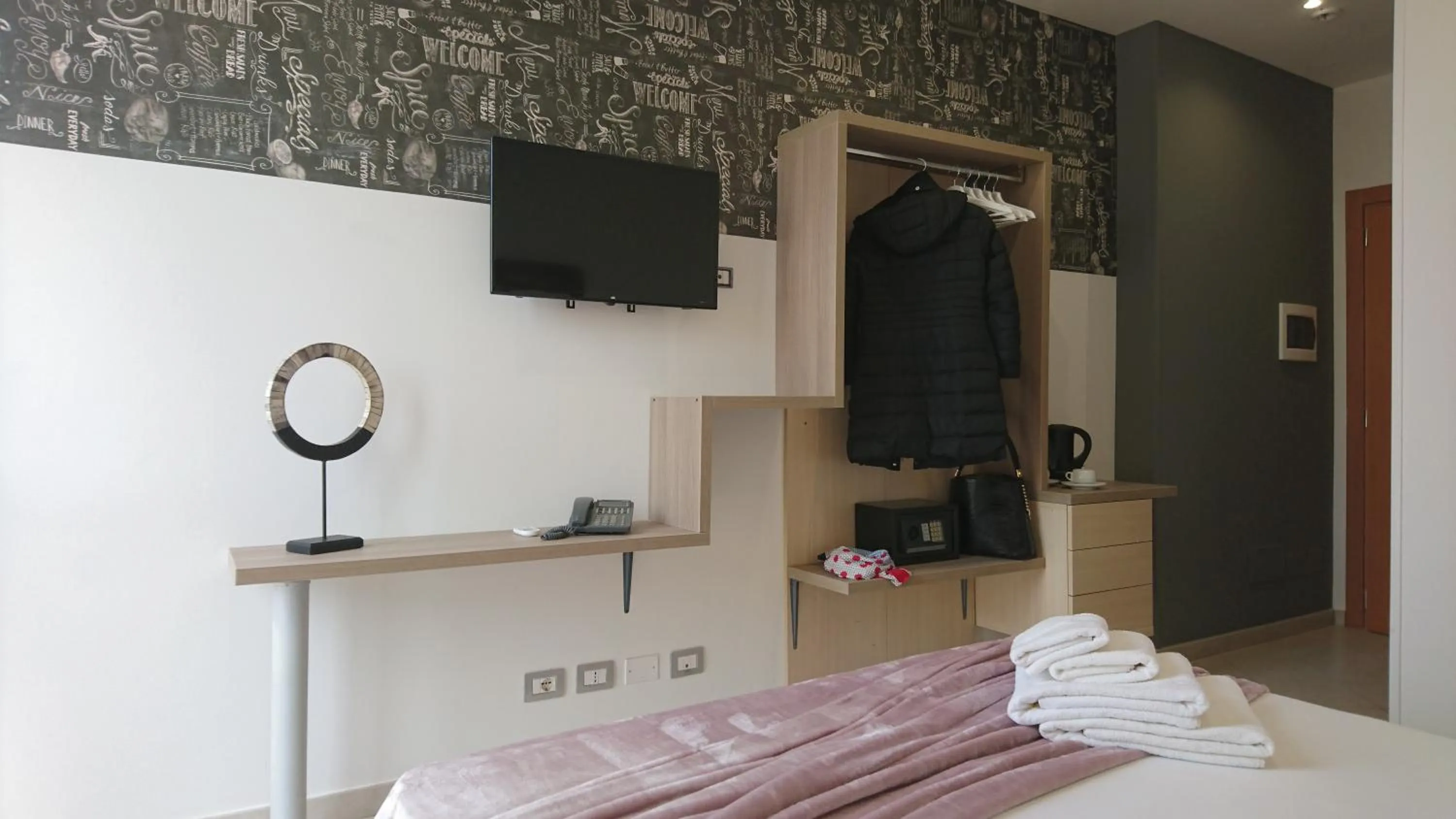 Photo of the whole room in Hotel Centrale