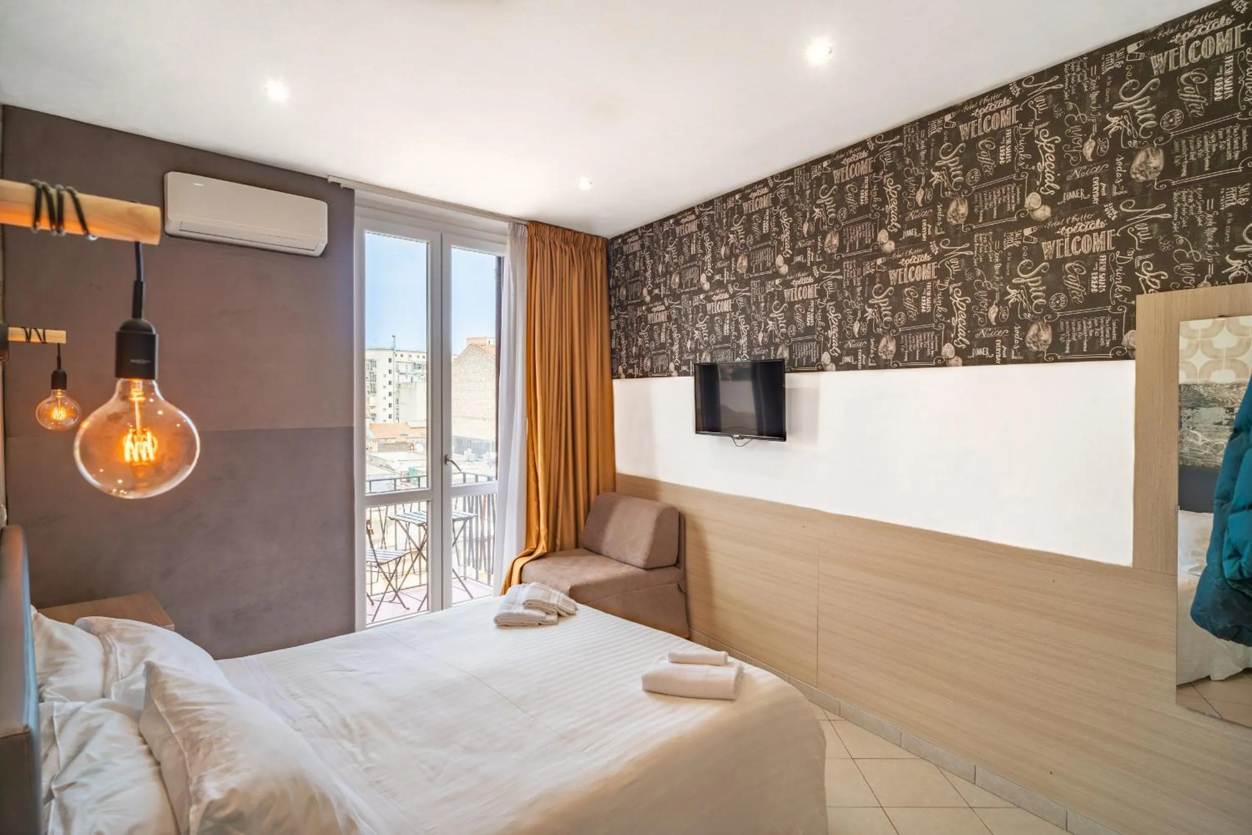 Bed in Hotel Centrale