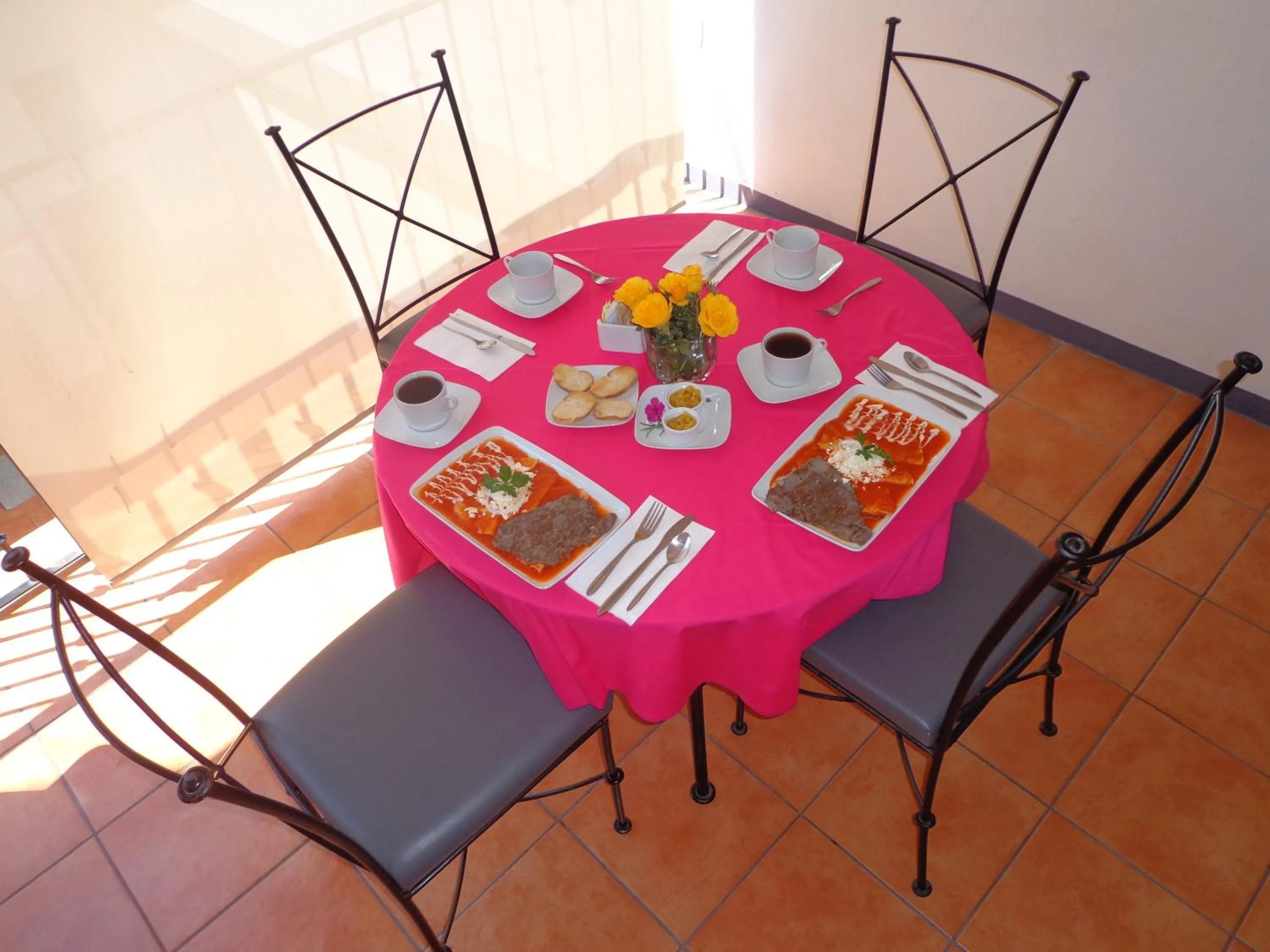 Restaurant/places to eat in Hotel del Marquesado