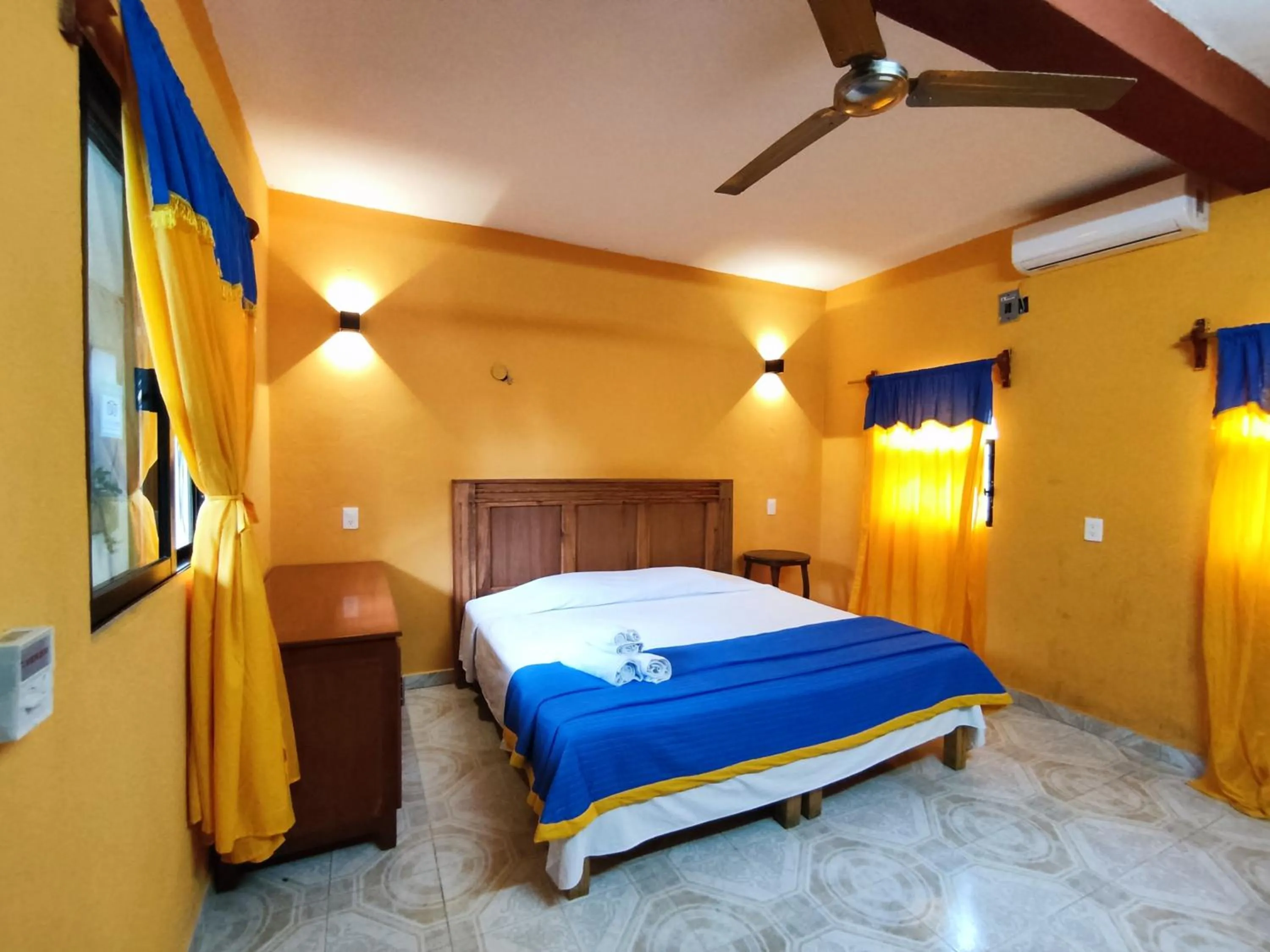 Photo of the whole room, Bed in Hotel Sacbe Coba